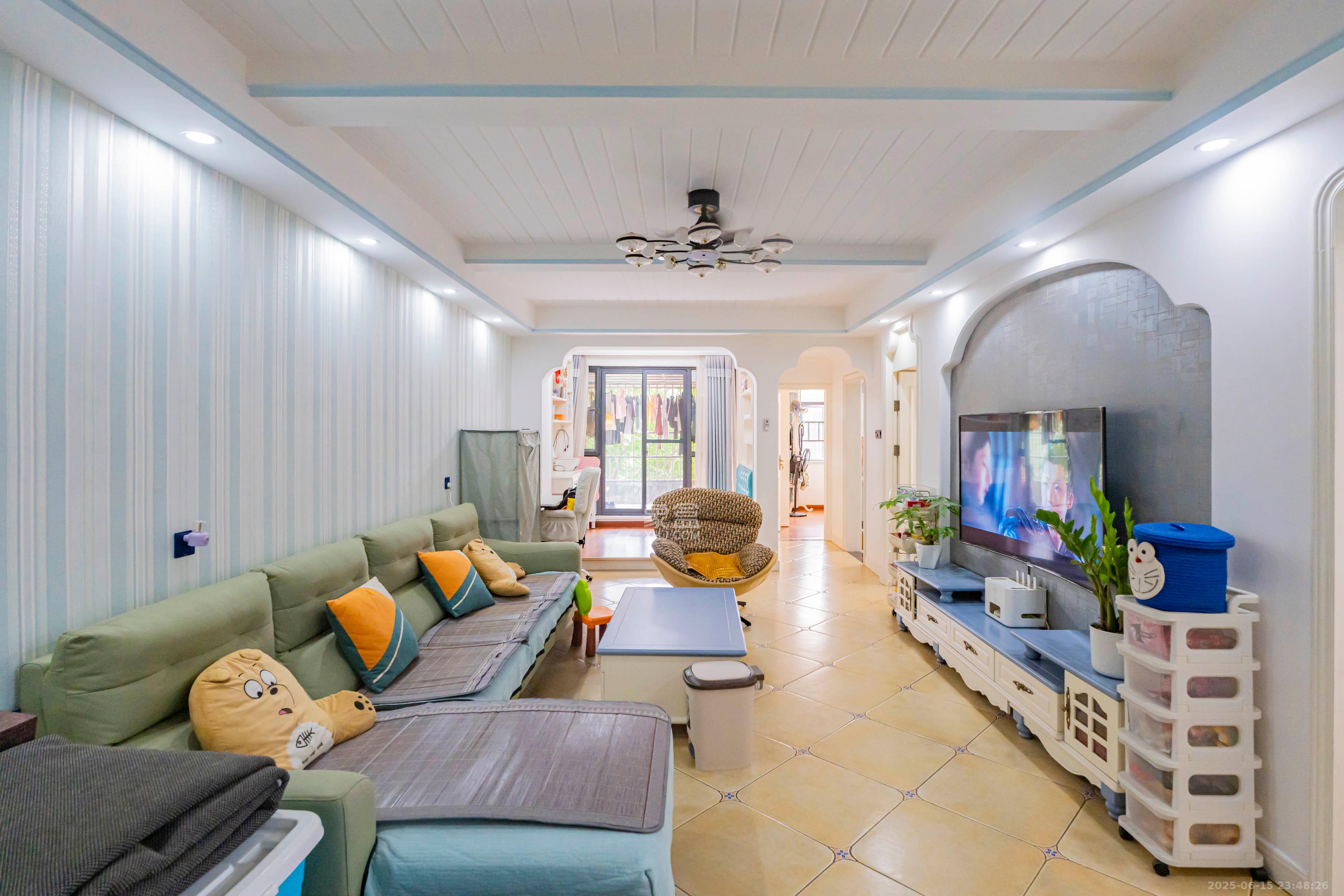 悦湖山 3室2厅1卫 78.0万 悦湖山 3室2厅1卫 78.0万客厅