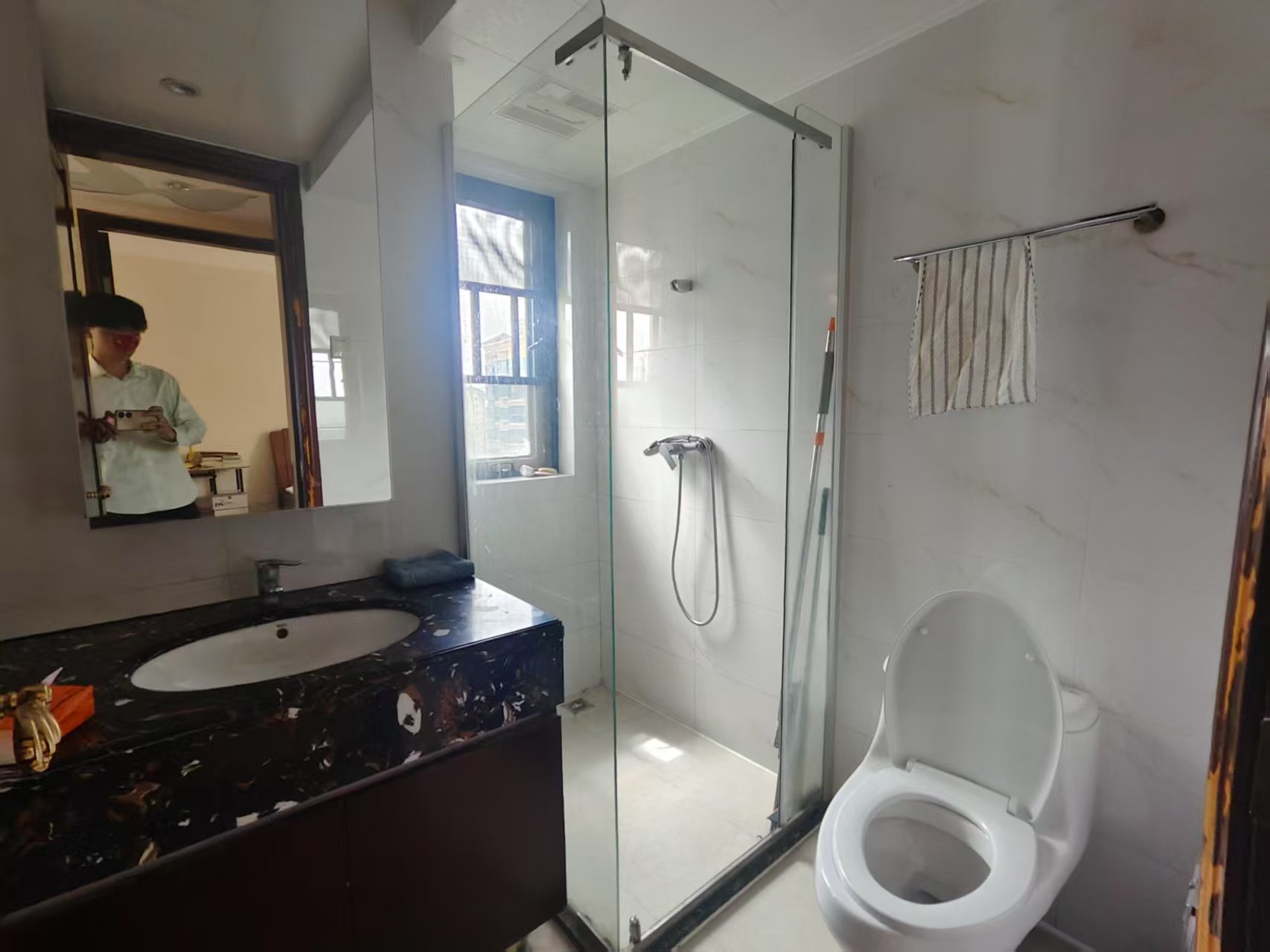 恒大绿洲 3室2厅2卫 2180.0元/月 恒大绿洲 3室2厅2卫 2180.0元/月室内图