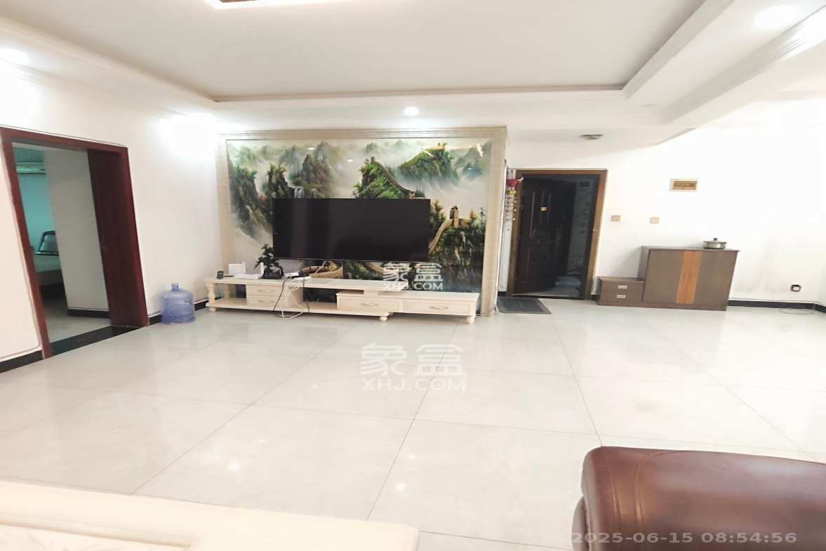 中南汽车世界 3室2厅1卫 1600.00元/月 中南汽车世界 3室2厅1卫 1600.00元/月室内图