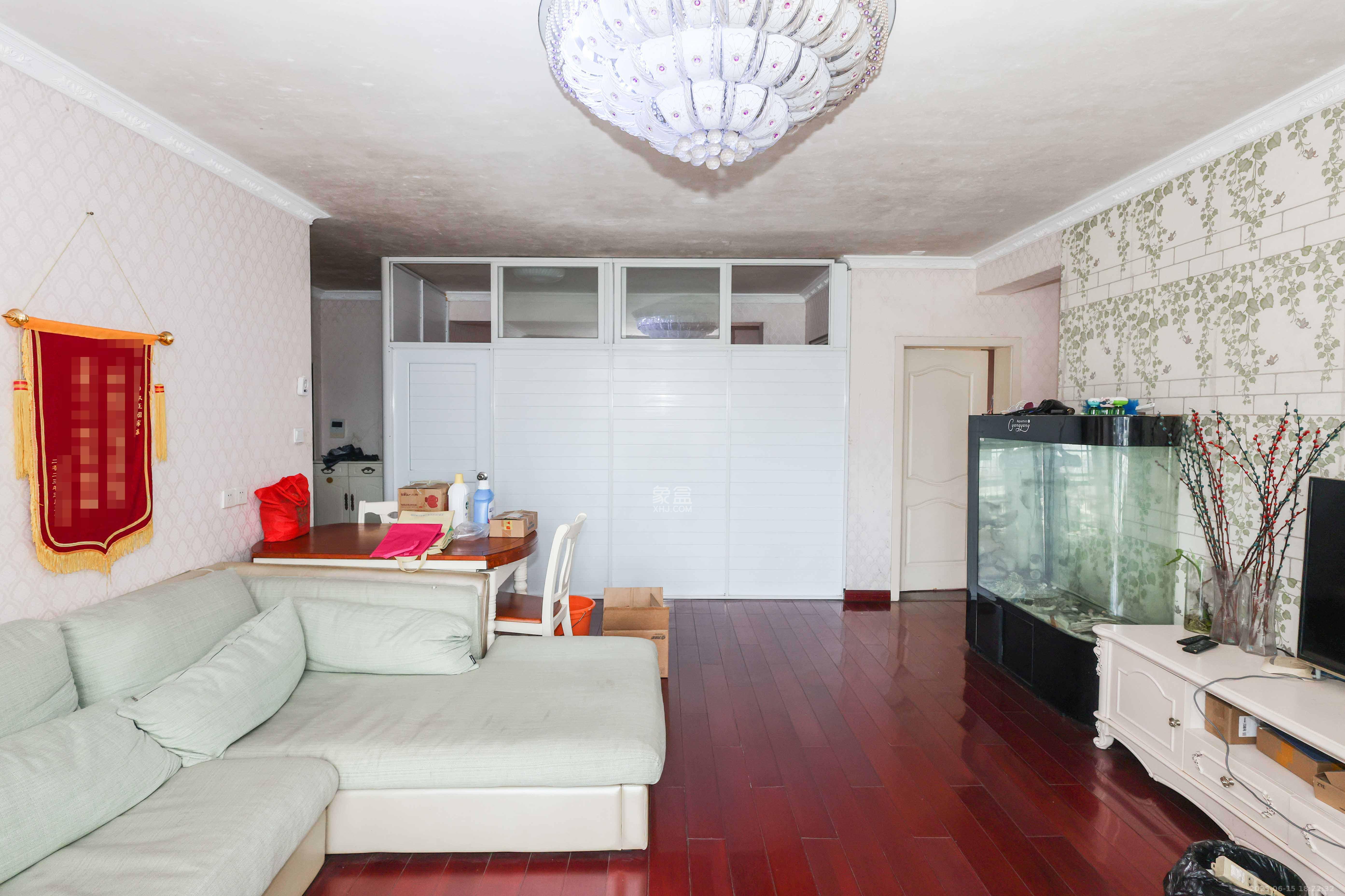 桔洲新苑(桔洲印象)  4室2厅2卫    108.0万 桔洲新苑(桔洲印象)  4室2厅2卫    108.0万客厅