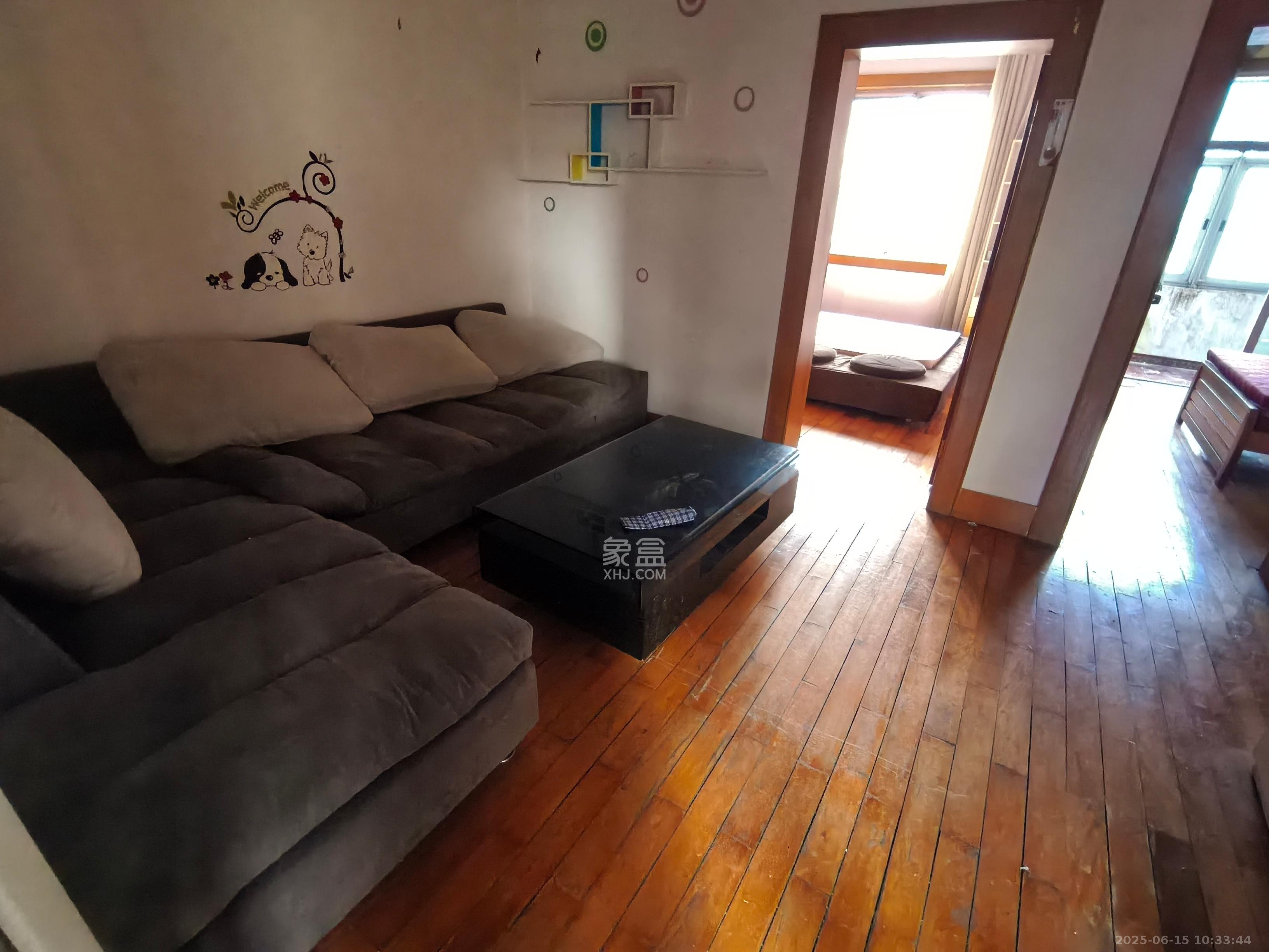 省进出口公司宿舍 2室1厅1卫 1400.0元/月 省进出口公司宿舍 2室1厅1卫 1400.0元/月室内图