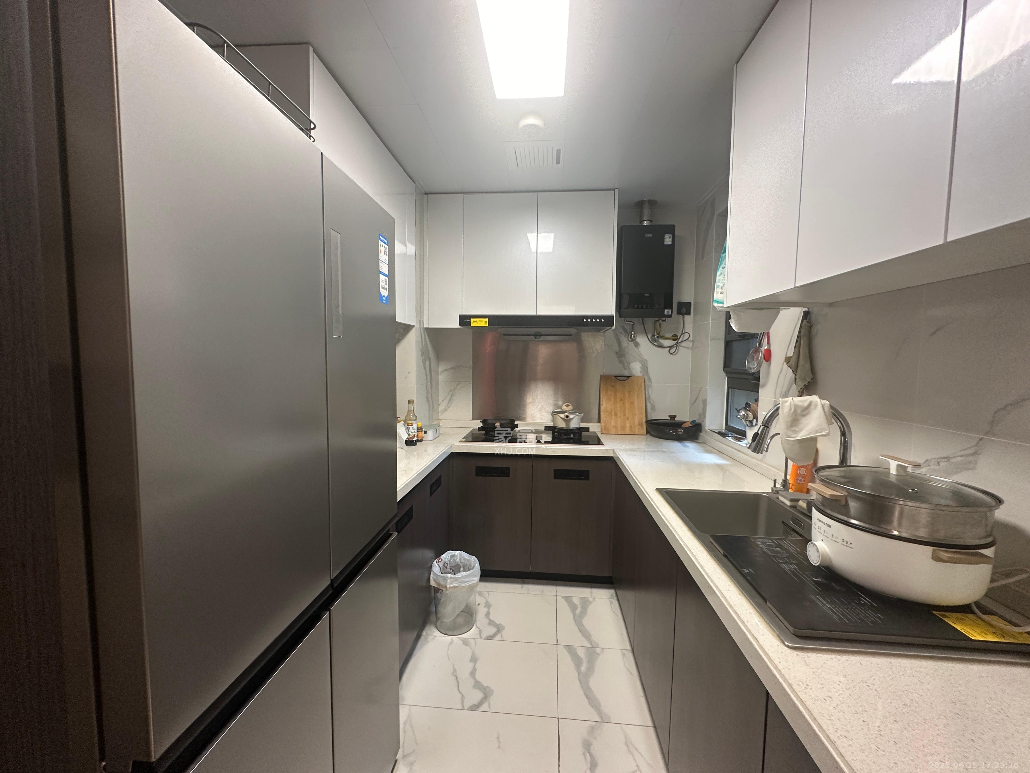 印湘江二(印江雅居) 3室1厅2卫 6900.0元/月 印湘江二(印江雅居) 3室1厅2卫 6900.0元/月室内图