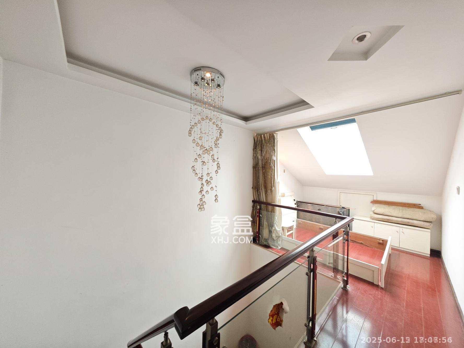 莲湖汽配城 3室2厅1卫 2200.0元/月 莲湖汽配城 3室2厅1卫 2200.0元/月室内图