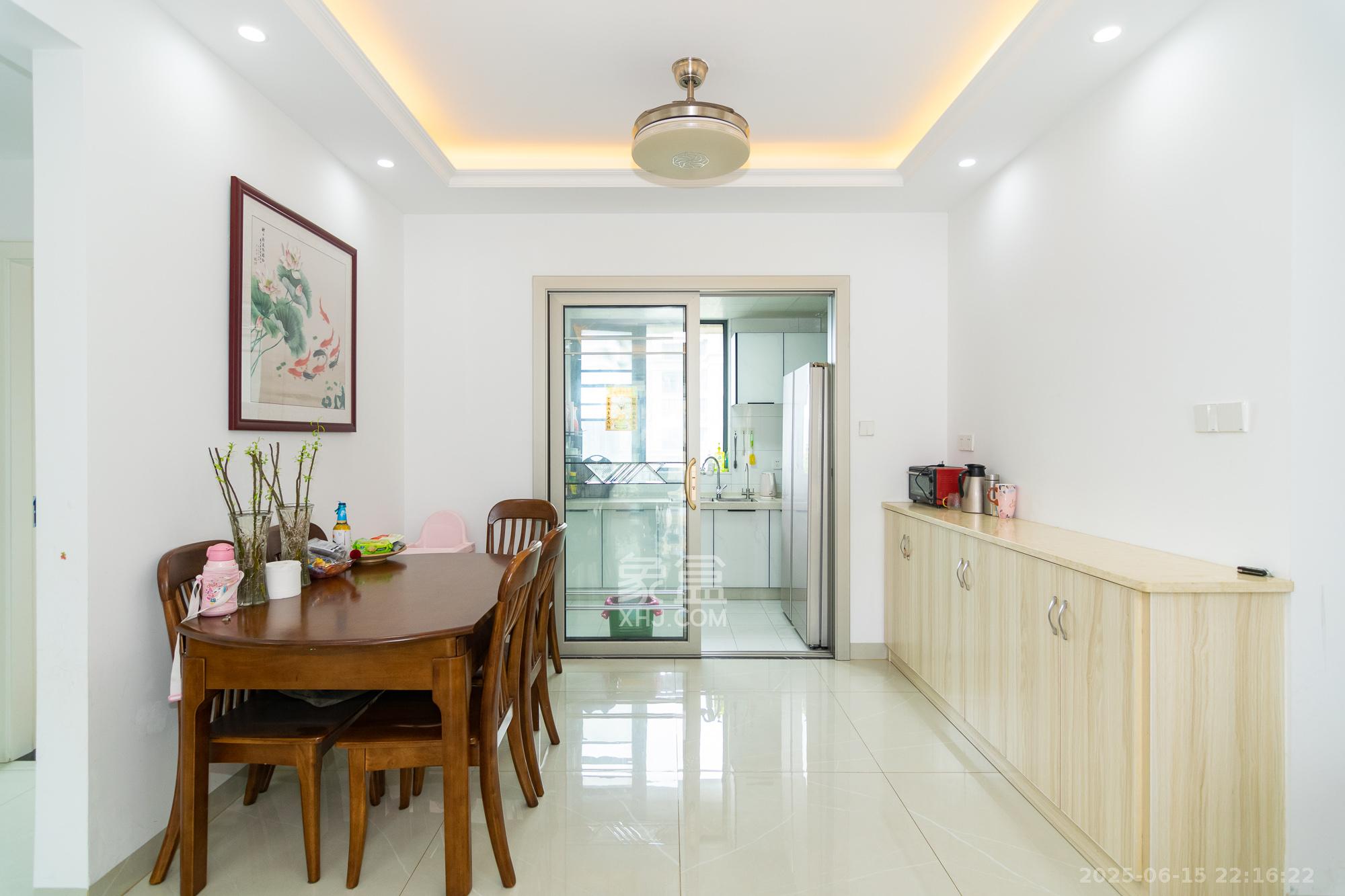 澳海月亮湾 3室2厅2卫 82.8万 澳海月亮湾 3室2厅2卫 82.8万客厅