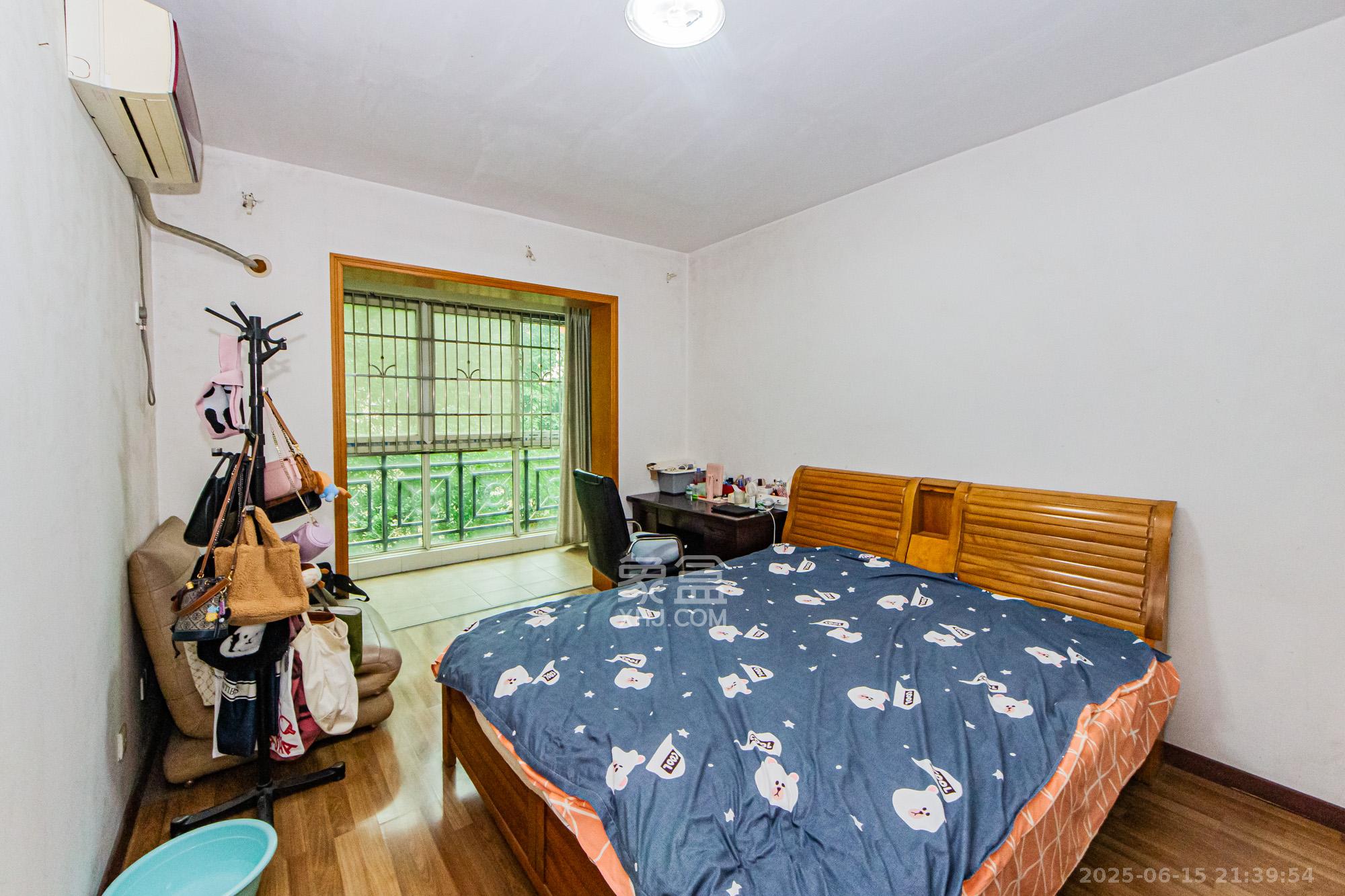 恒鑫澜北湾 4室2厅1卫 88.0万 恒鑫澜北湾 4室2厅1卫 88.0万卧室