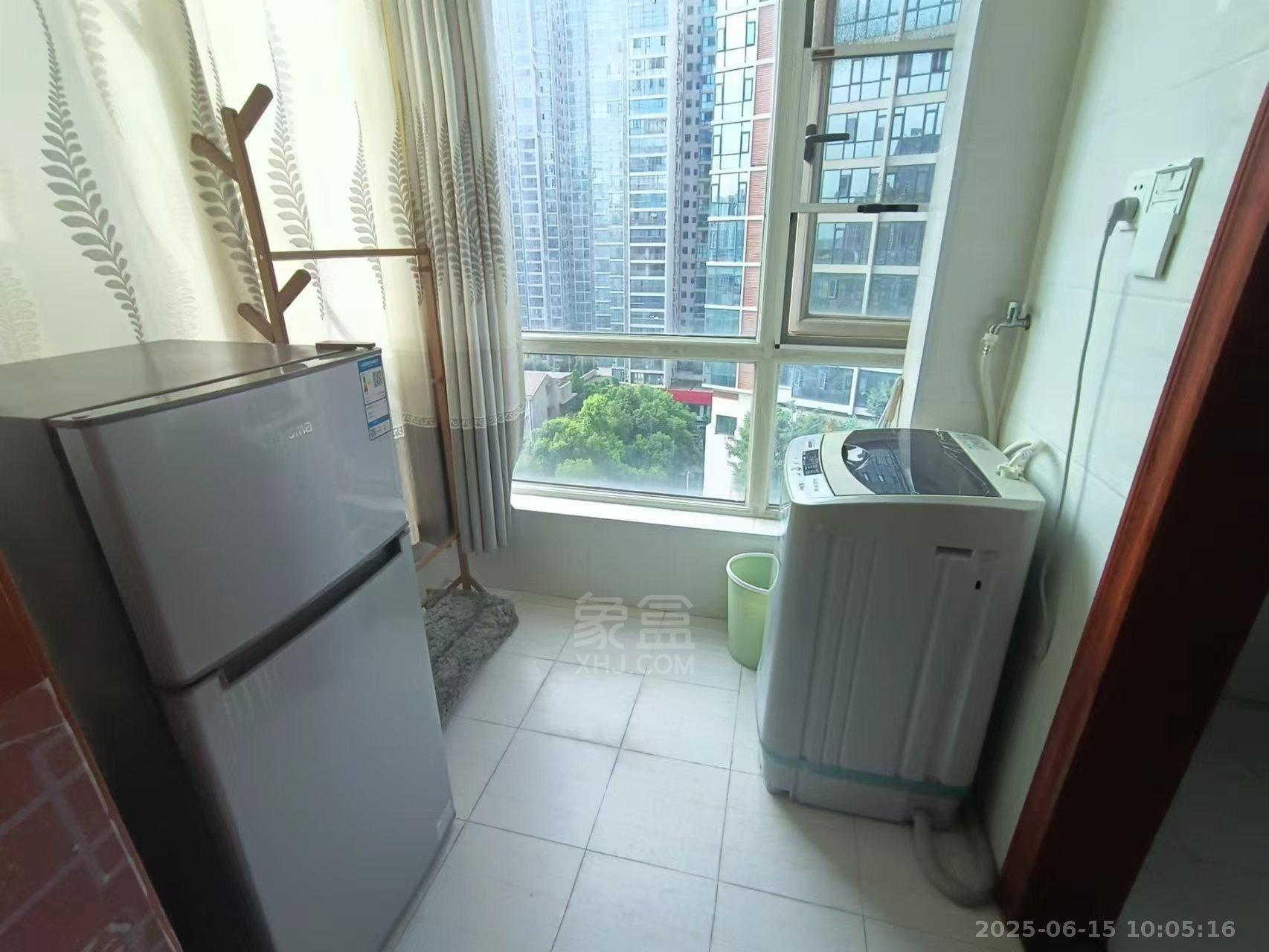 庐山一号 1室1厅1卫 900.0元/月 庐山一号 1室1厅1卫 900.0元/月室内图