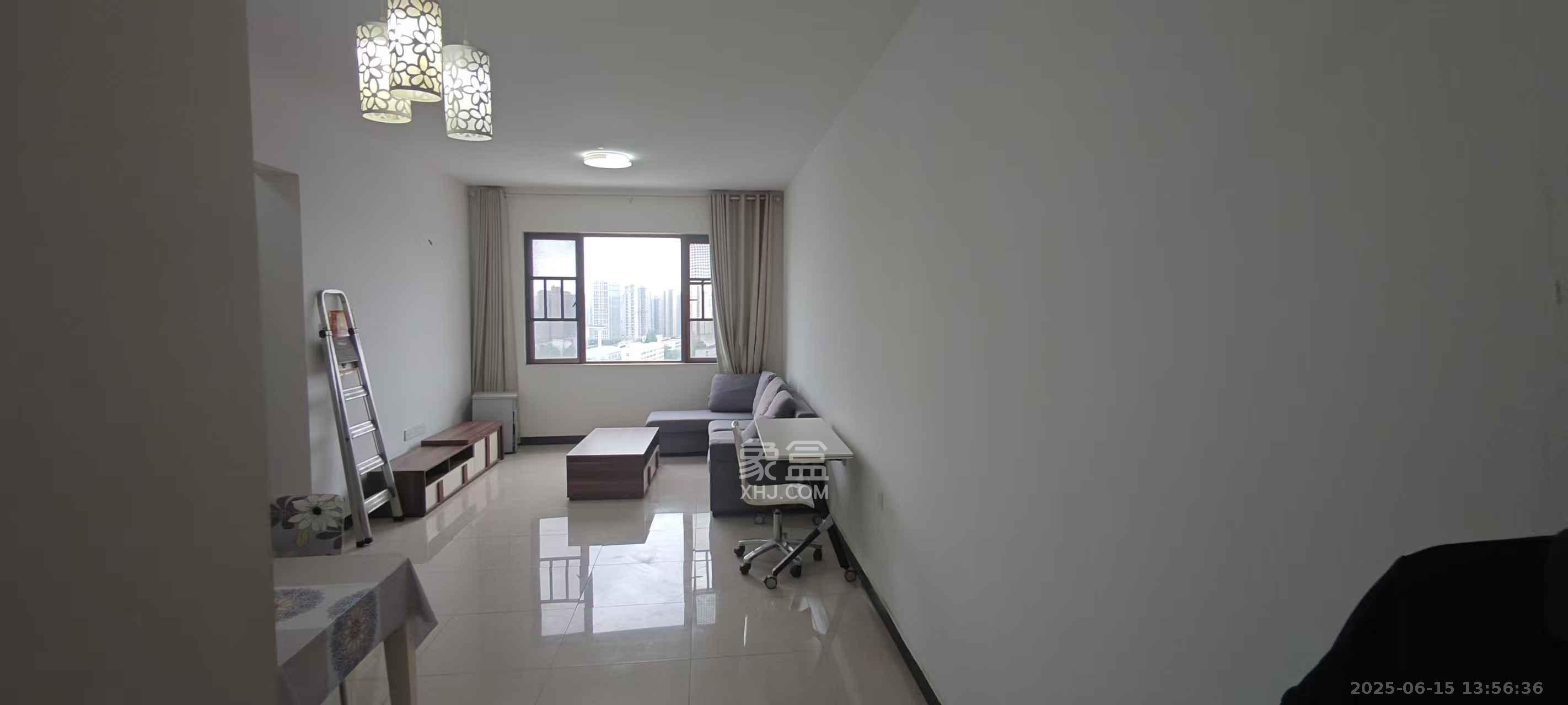 万里时代 1室2厅1卫 2600.0元/月 万里时代 1室2厅1卫 2600.0元/月室内图