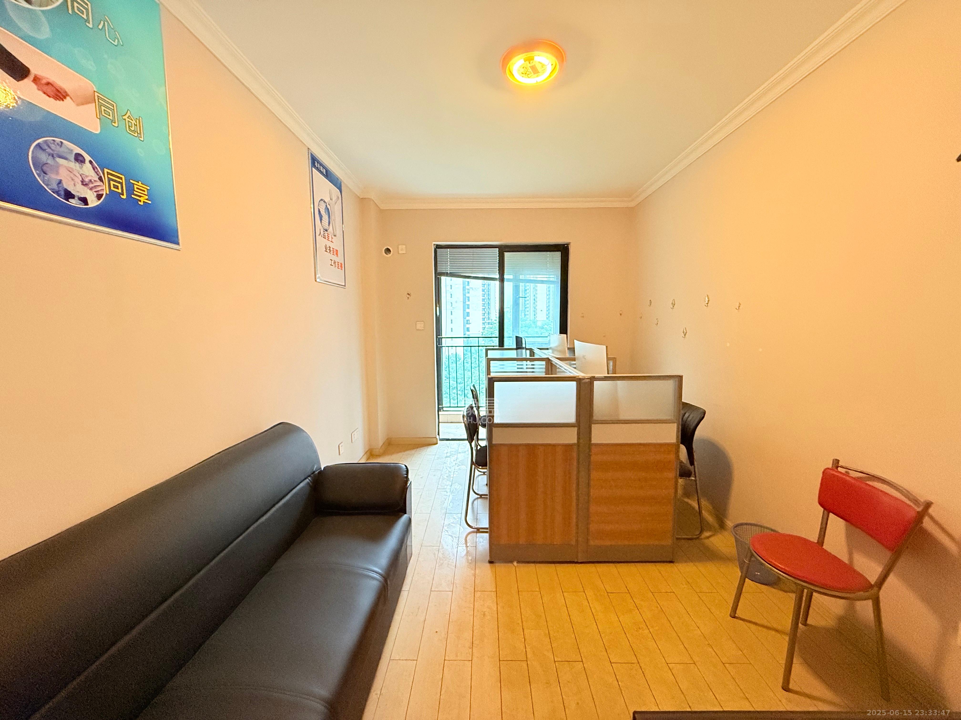 万科金域华府一期 1室1厅1卫 1200.0元/月 万科金域华府一期 1室1厅1卫 1200.0元/月室内图