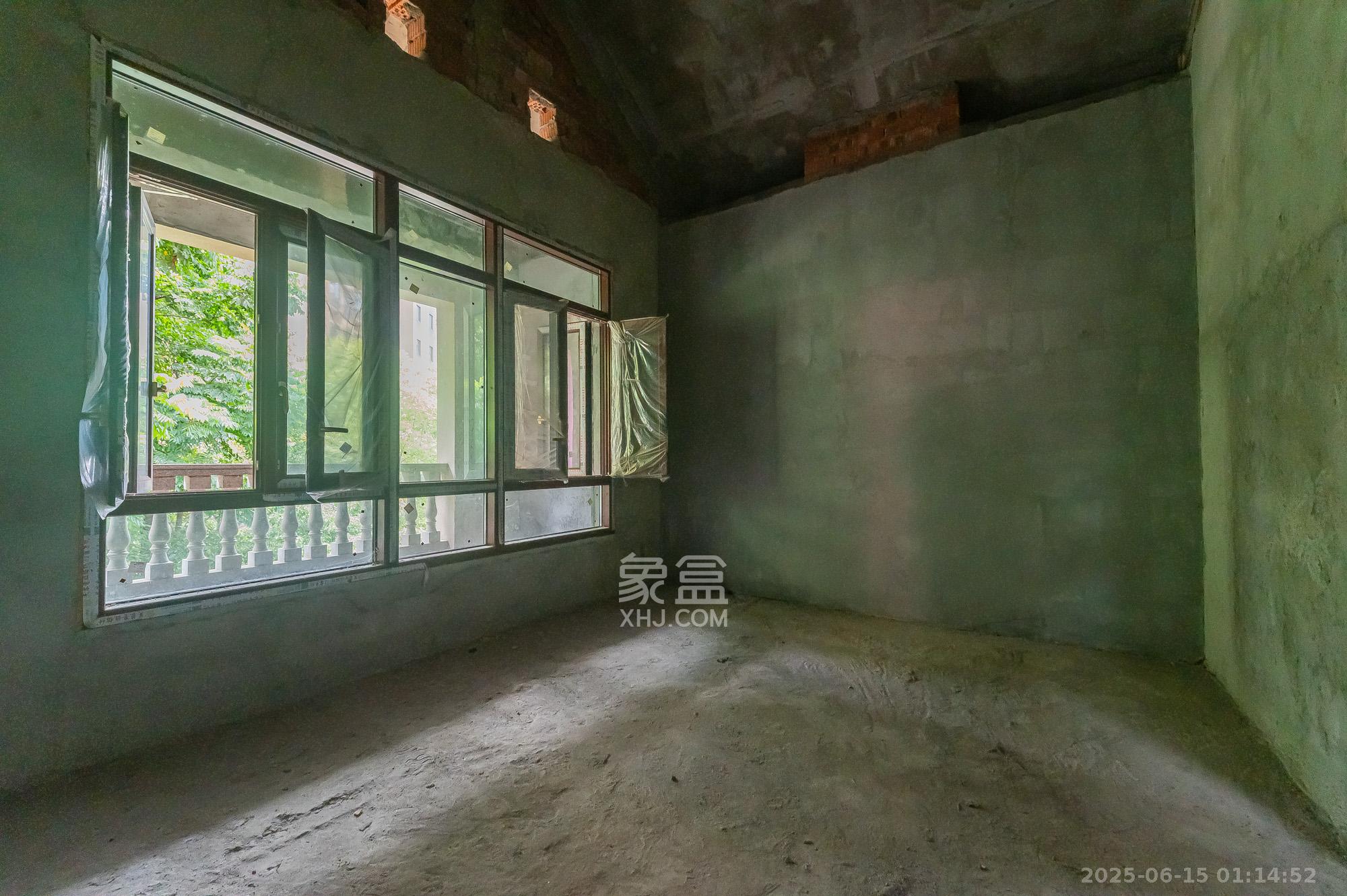 深业睿城 6室2厅5卫 650.0万 深业睿城 6室2厅5卫 650.0万其他