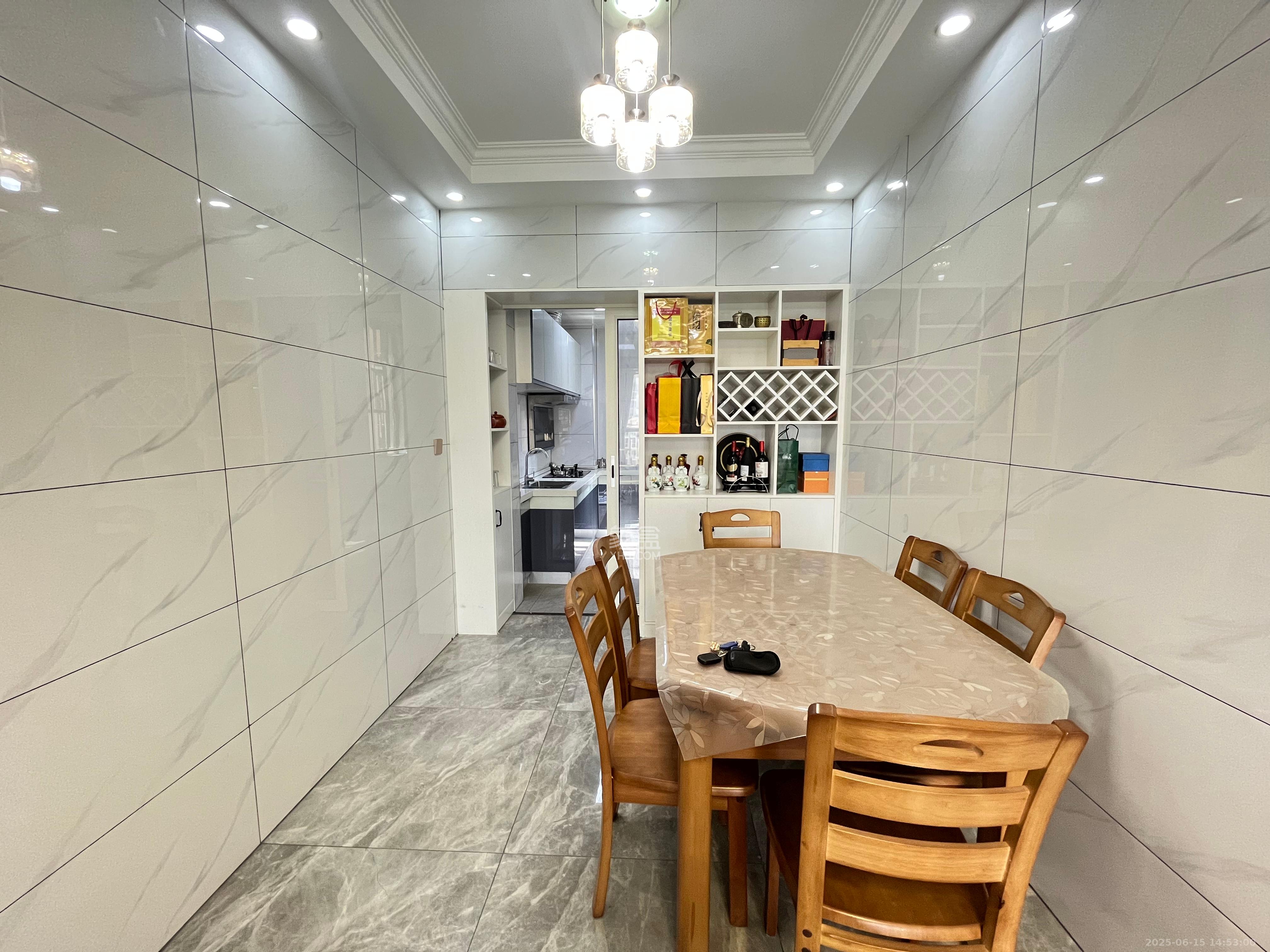 融创融公馆(融创臻苑)  4室2厅2卫    3000.0元/月 融创融公馆(融创臻苑)  4室2厅2卫    3000.0元/月室内图