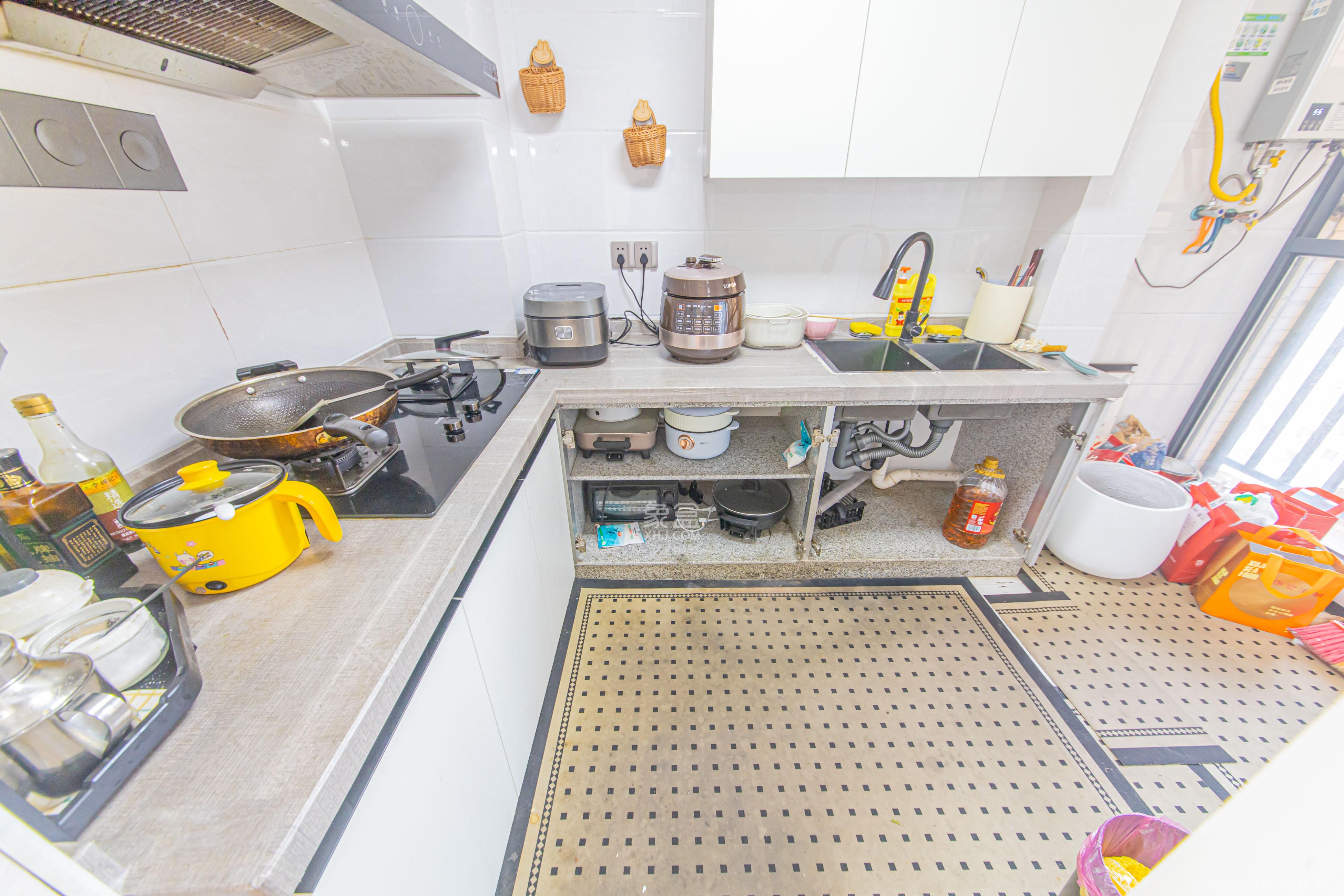 中建芙蓉嘉苑 3室2厅2卫 115.0万 中建芙蓉嘉苑 3室2厅2卫 115.0万厨房