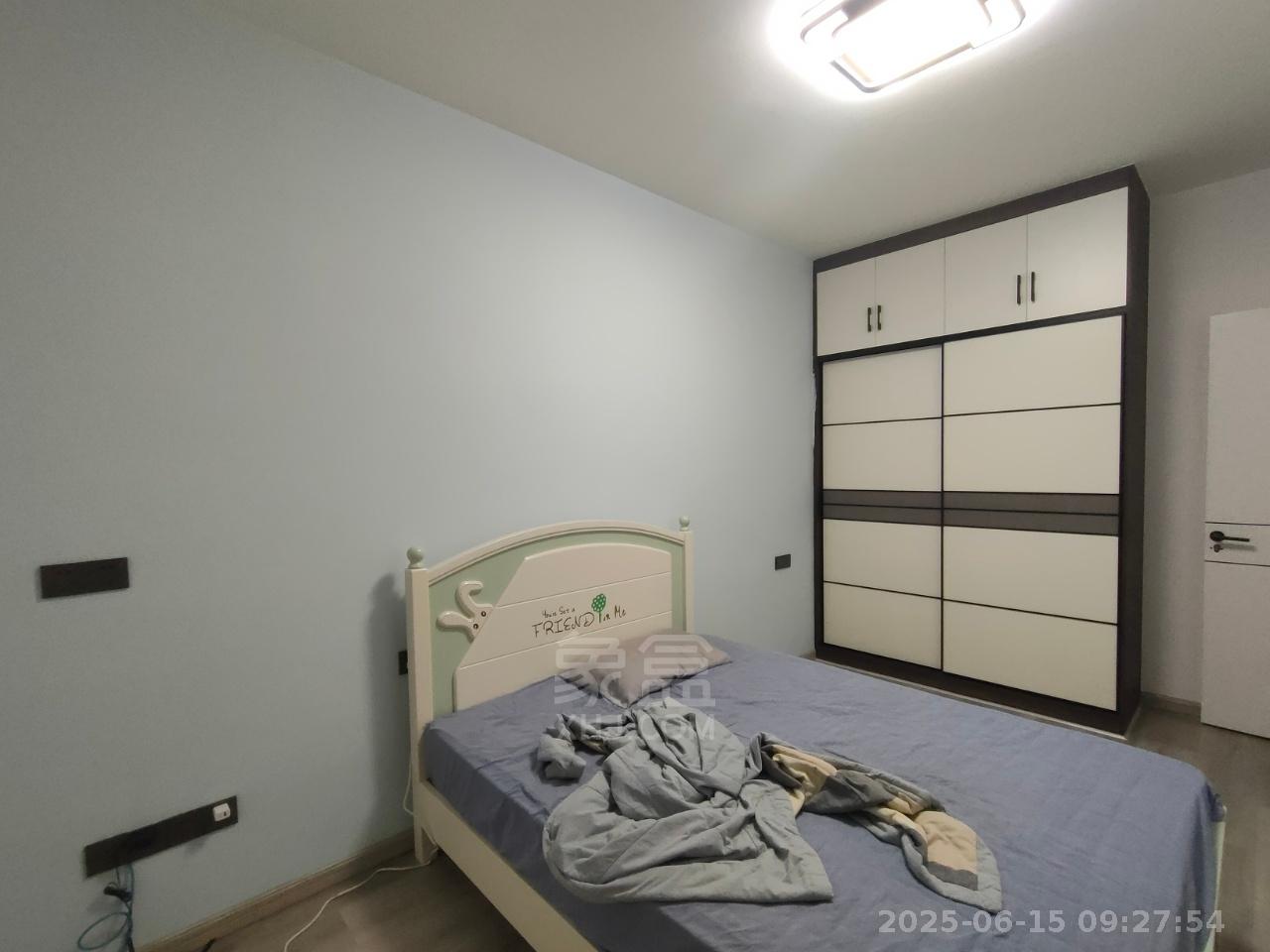 湘银星城  2室2厅1卫    2200.0元/月 湘银星城  2室2厅1卫    2200.0元/月室内图