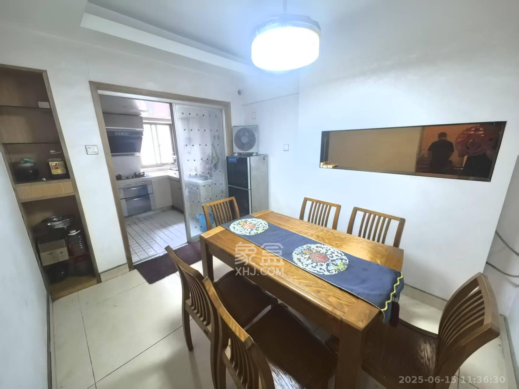 南国嘉苑  4室2厅2卫    3350.0元/月室内图