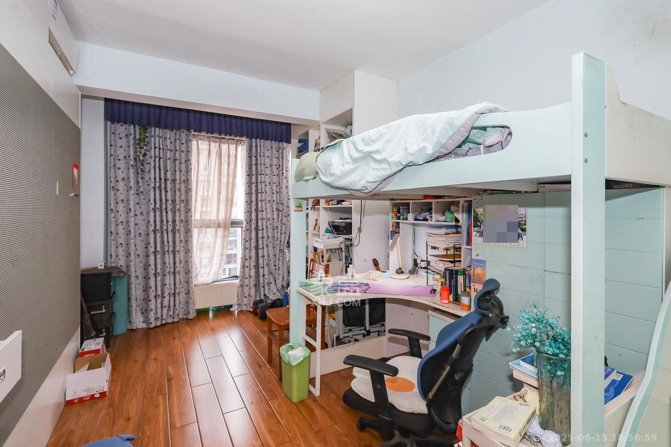 八方小区C区 3室2厅2卫 390.0万 八方小区C区 3室2厅2卫 390.0万卧室