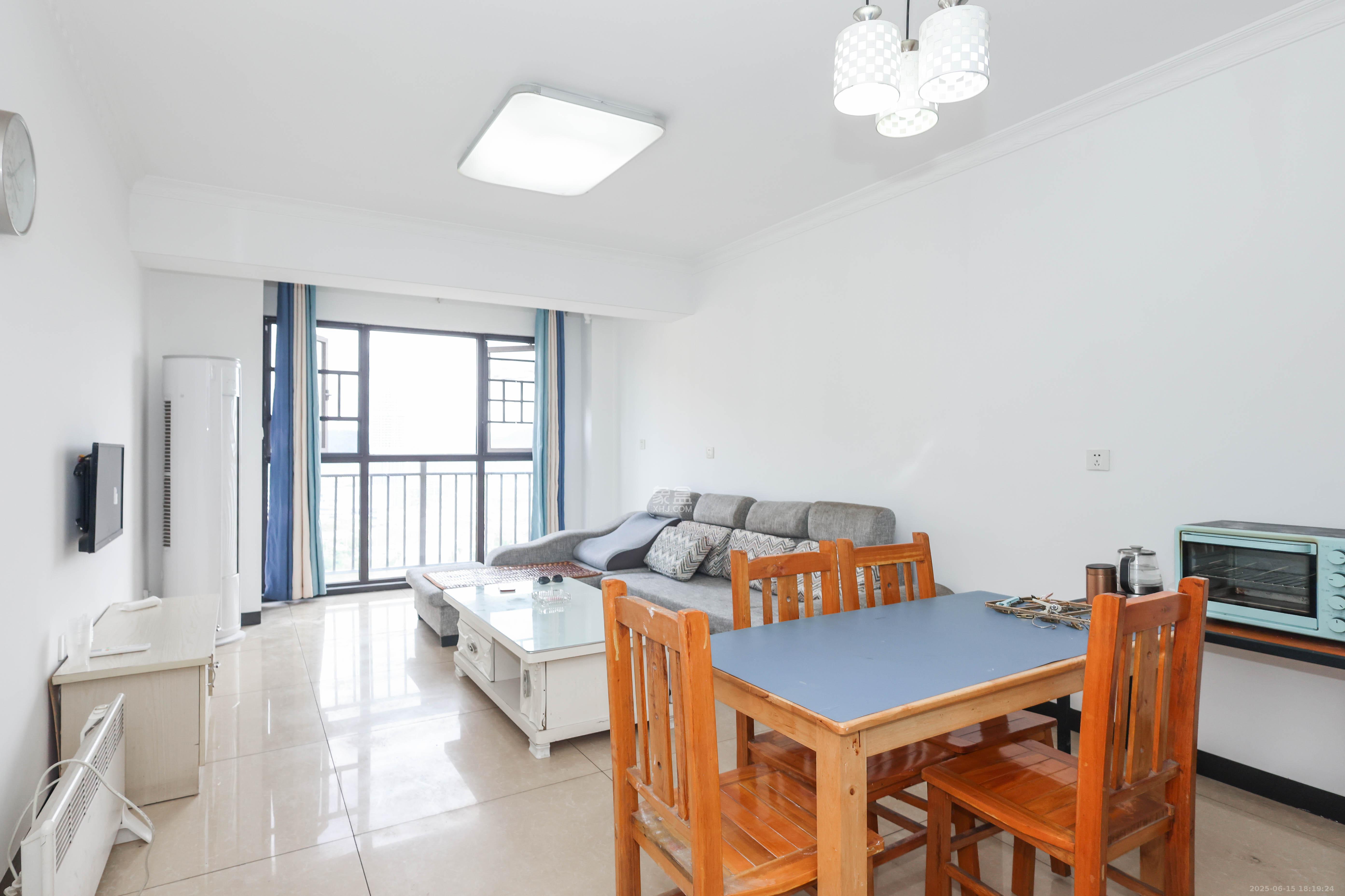 梅溪鑫苑名家 2室2厅1卫 67.0万 梅溪鑫苑名家 2室2厅1卫 67.0万客厅