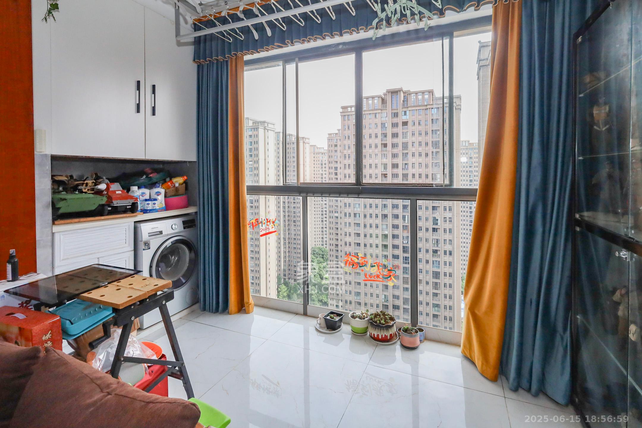 八方小区C区 3室2厅2卫 390.0万 八方小区C区 3室2厅2卫 390.0万阳台