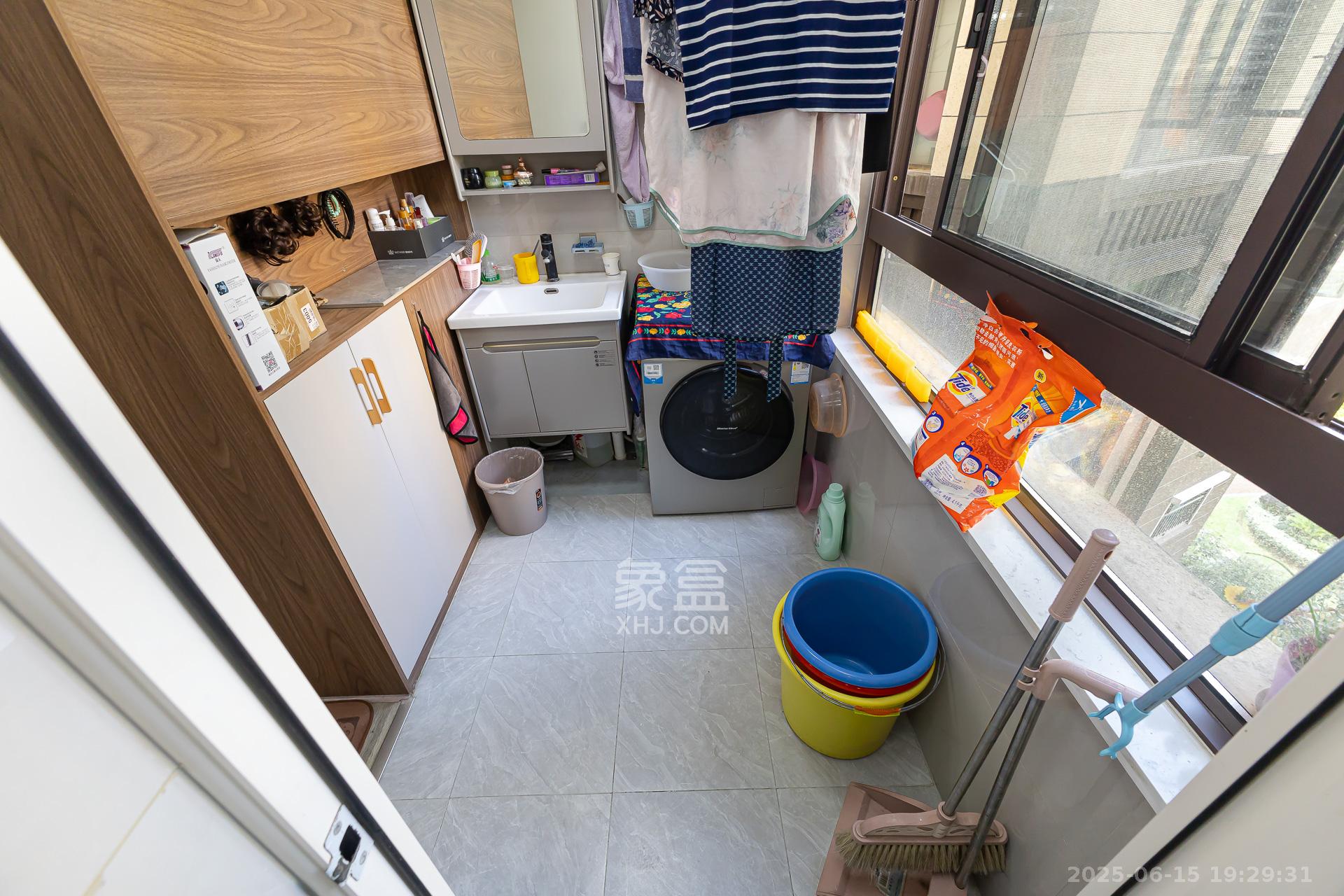明发阅江悦府  3室2厅1卫   108.00万阳台