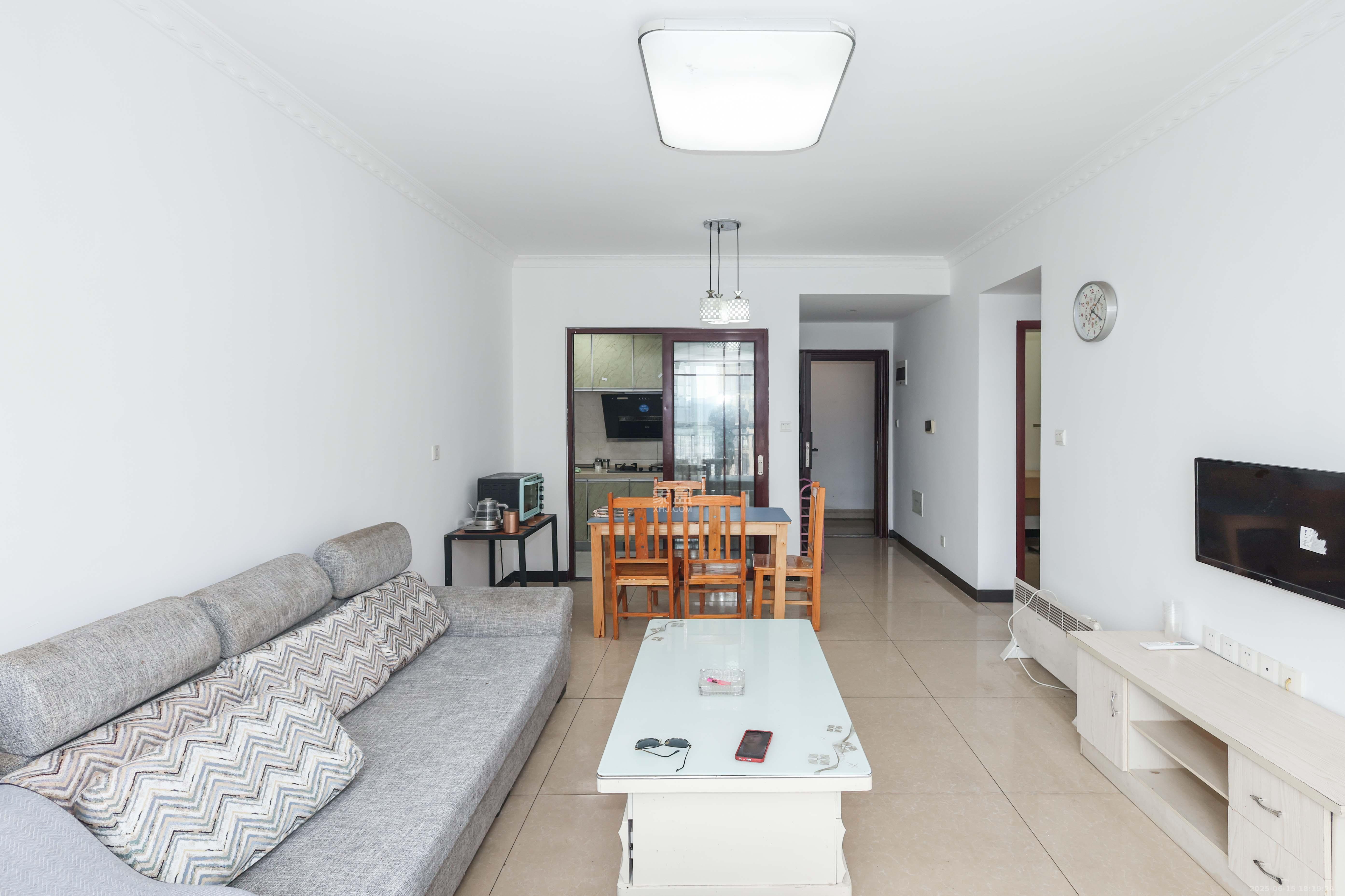 梅溪鑫苑名家 2室2厅1卫 67.0万 梅溪鑫苑名家 2室2厅1卫 67.0万客厅