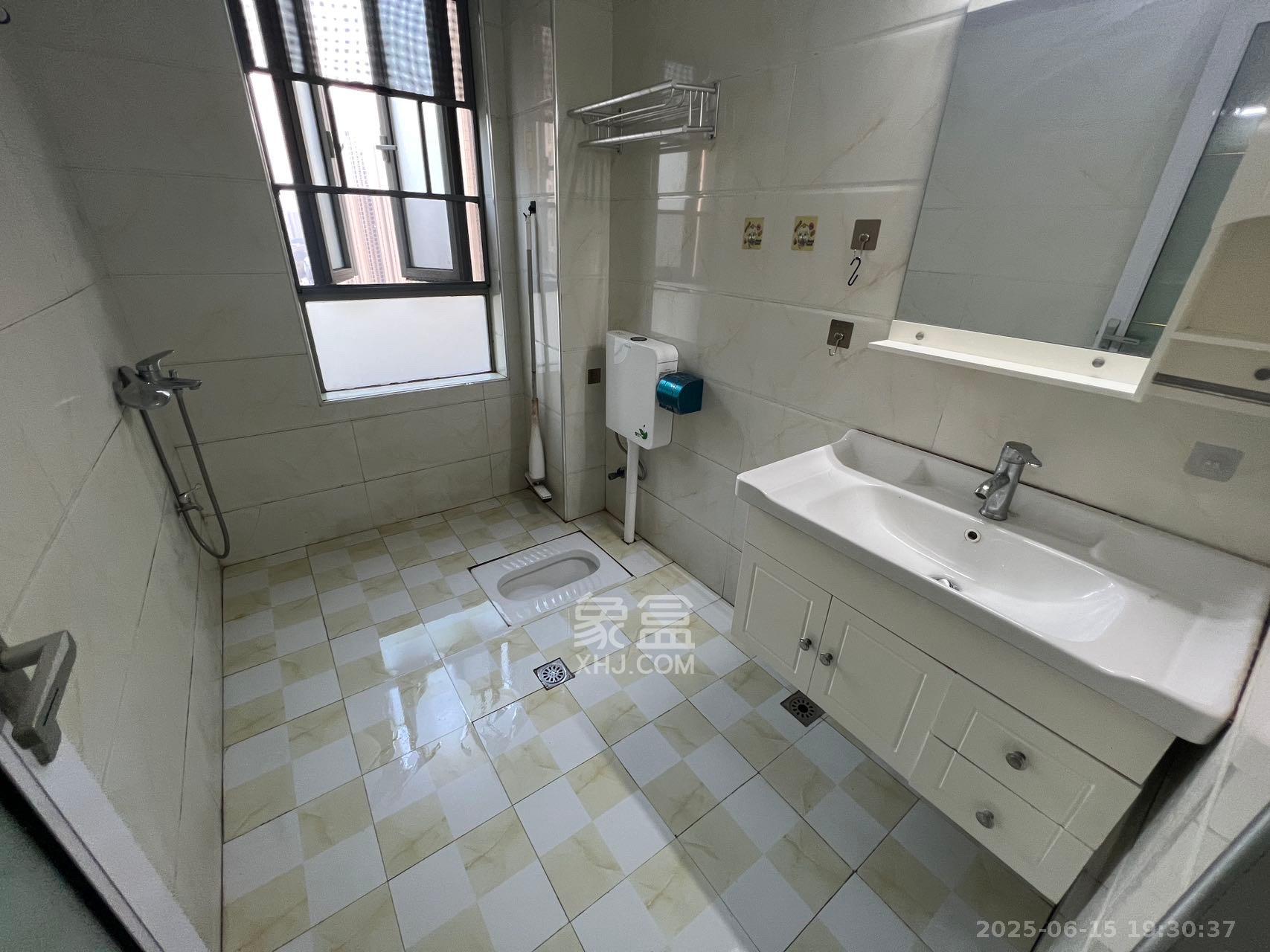 梅溪湖金茂悦(金悦雅苑) 4室2厅2卫 3800.0元/月 梅溪湖金茂悦(金悦雅苑) 4室2厅2卫 3800.0元/月室内图