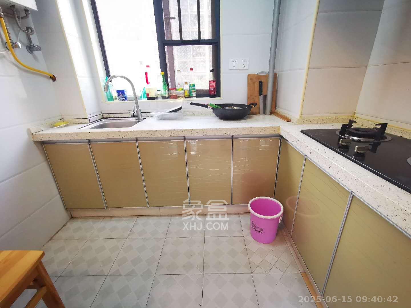 荣盛花语馨苑  3室2厅1卫   2700.00元/月室内图
