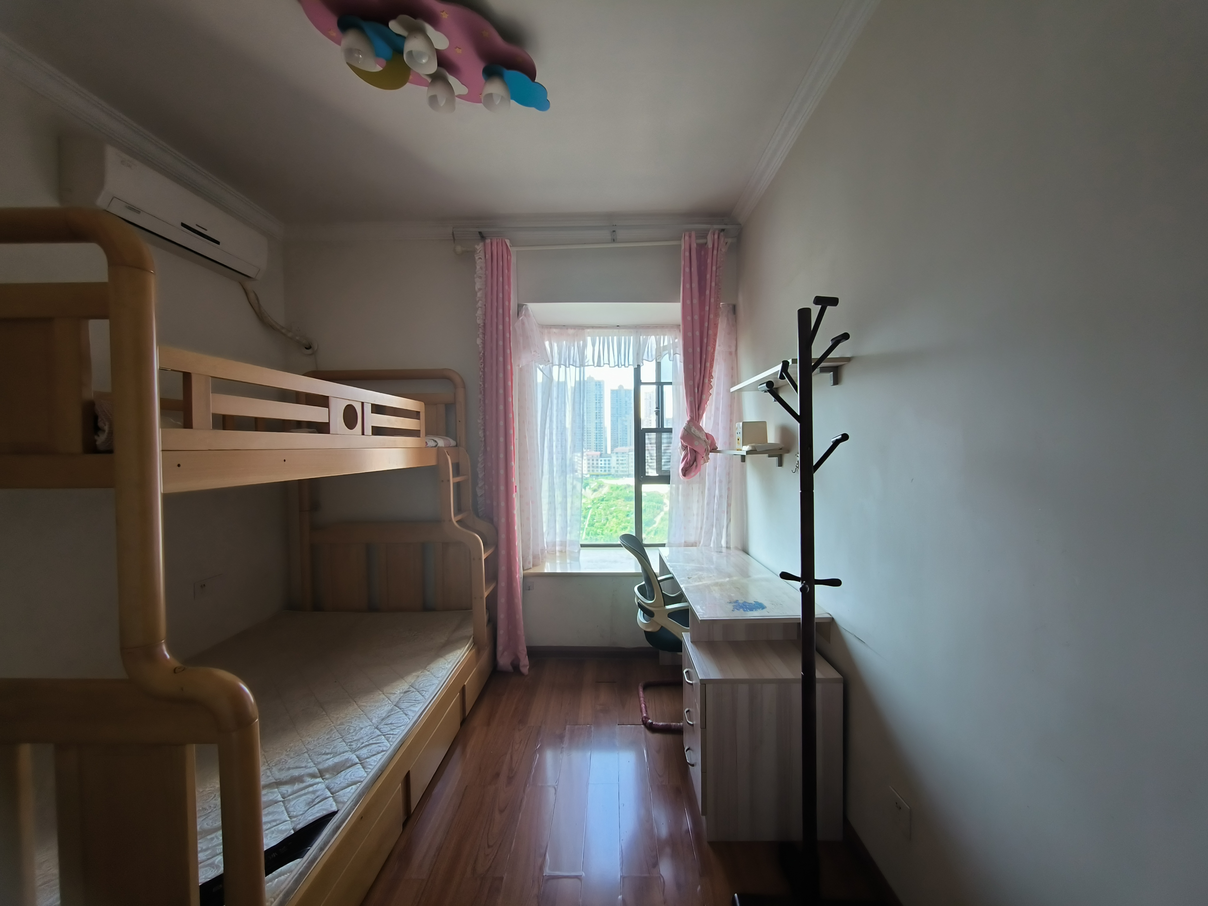 湾田家园  3室2厅2卫    2200.0元/月 湾田家园  3室2厅2卫    2200.0元/月室内图