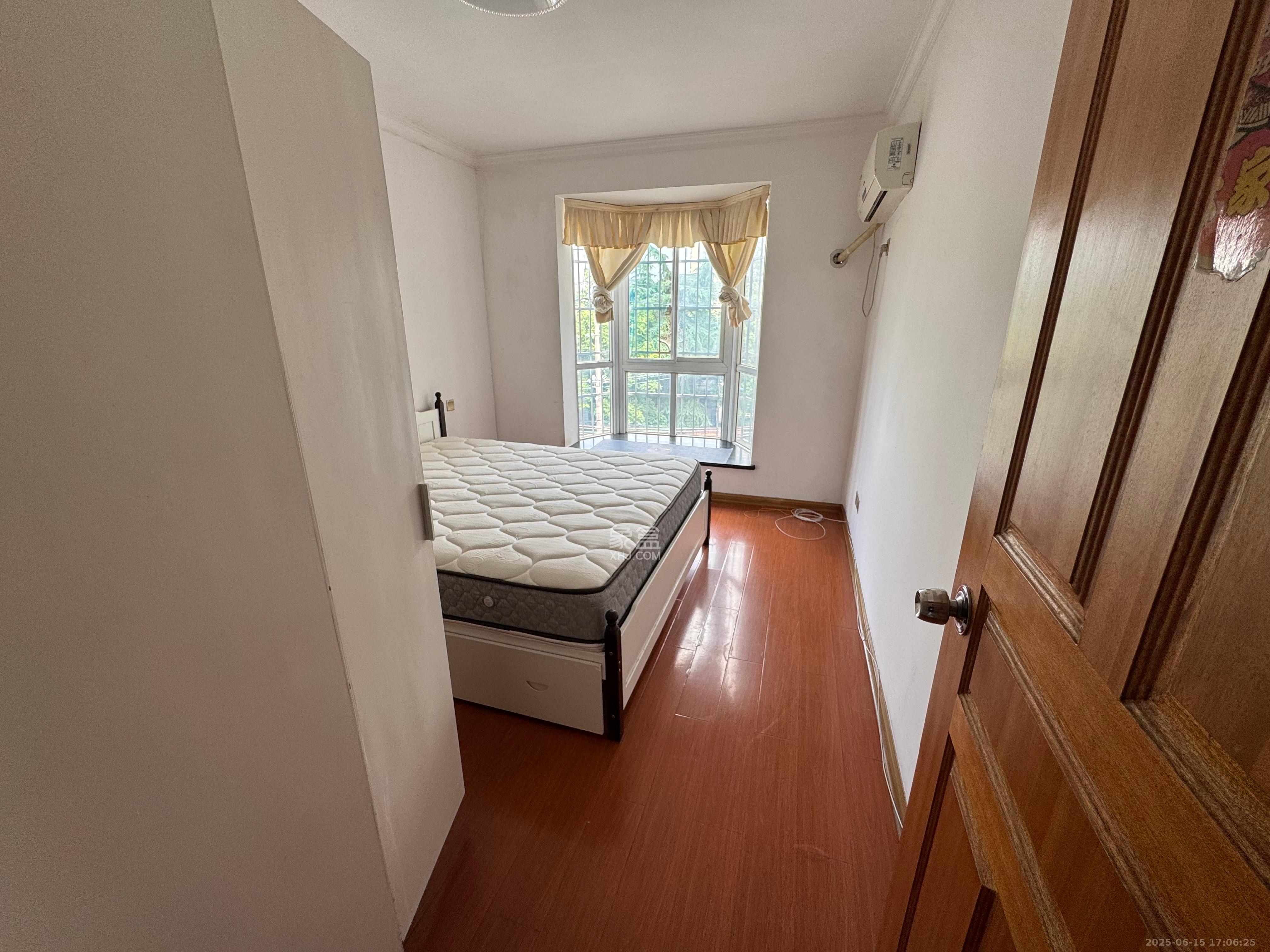 华欣公寓 2室2厅1卫 1600.0元/月 华欣公寓 2室2厅1卫 1600.0元/月室内图