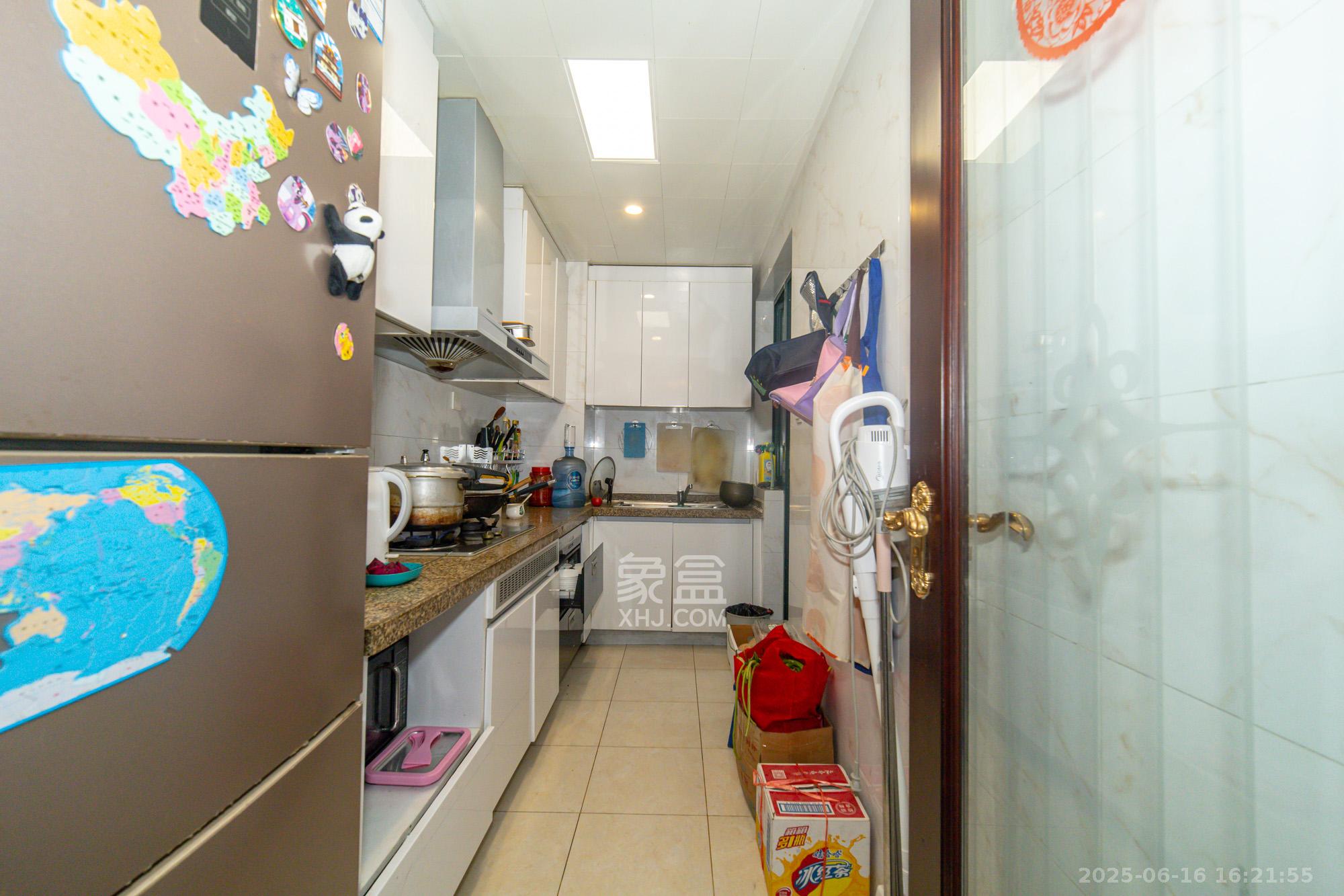 恒大翡翠华庭 3室2厅1卫 85.0万 恒大翡翠华庭 3室2厅1卫 85.0万厨房