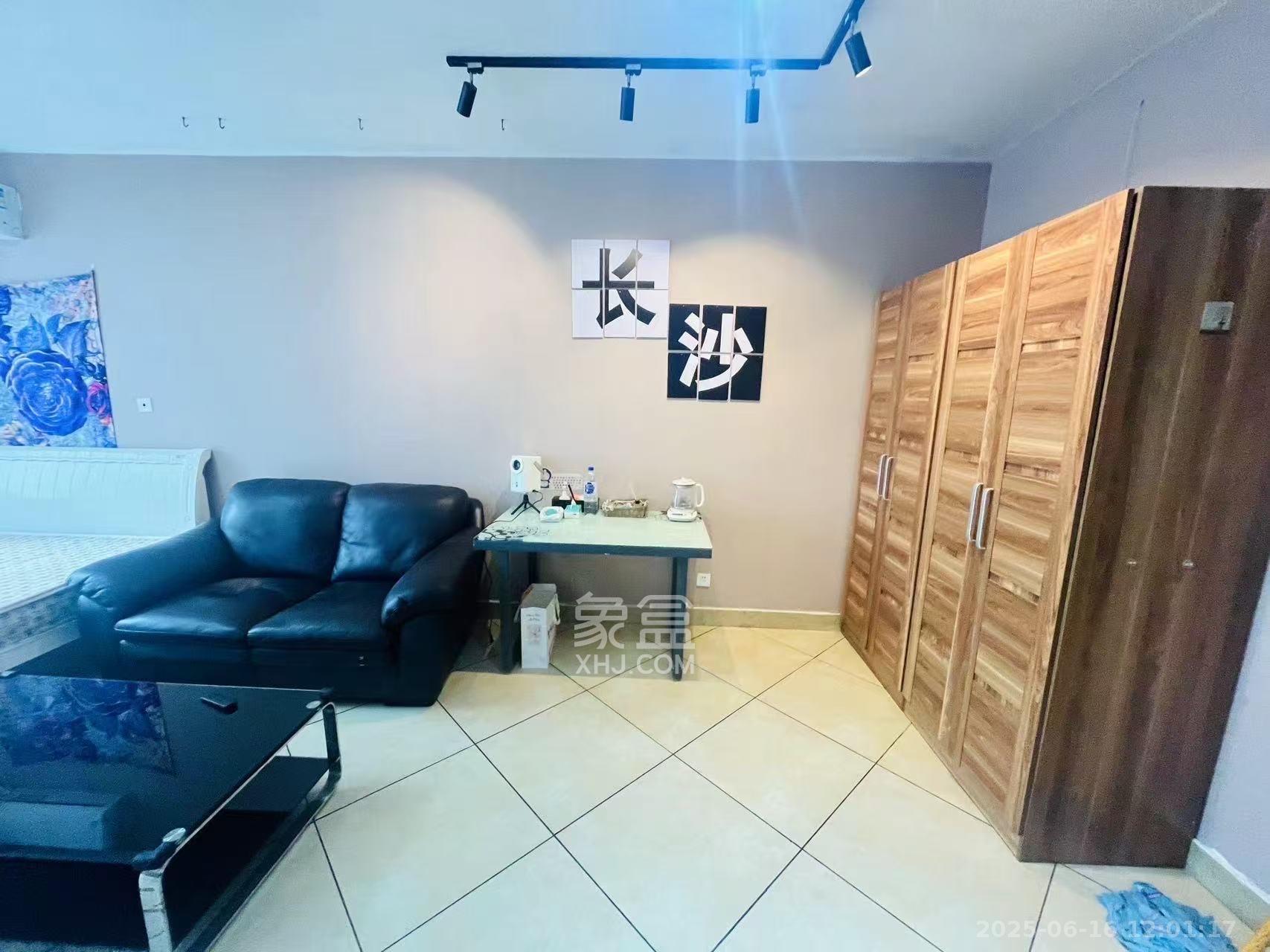 书院观邸 1室1厅1卫 2200.0元/月 书院观邸 1室1厅1卫 2200.0元/月室内图