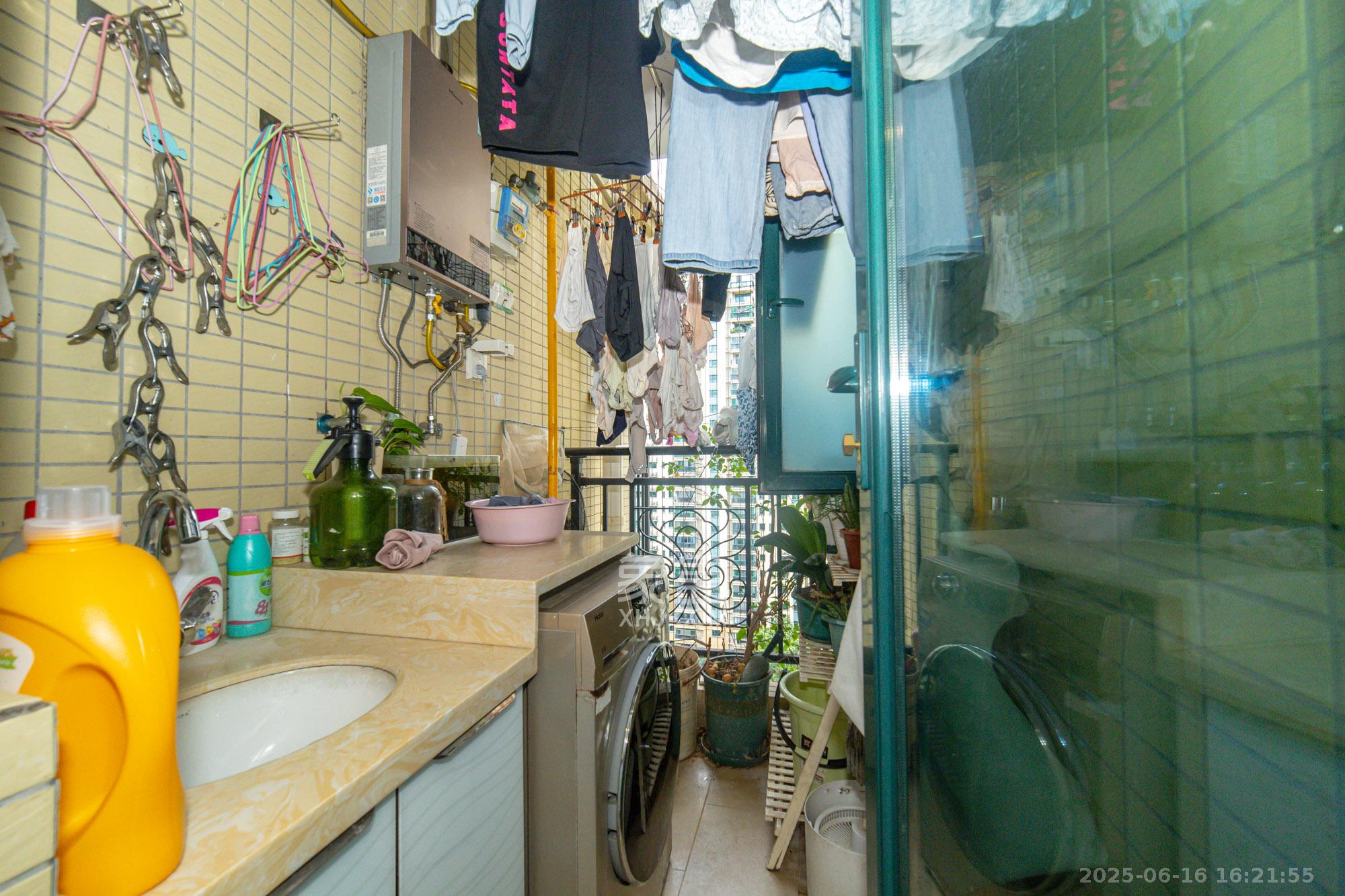 恒大翡翠华庭  3室2厅1卫    85.0万其他