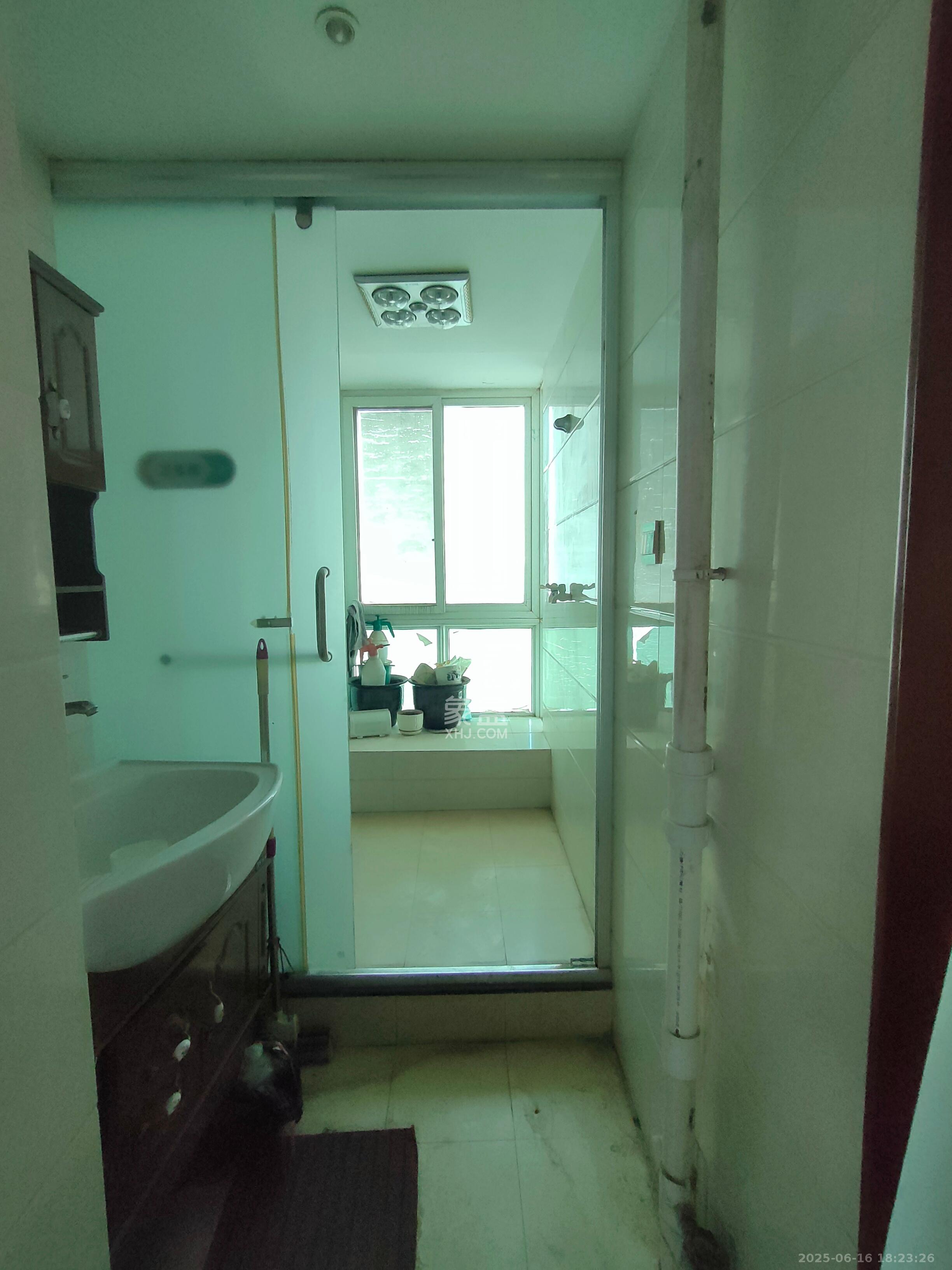 兴威名城  1室2厅1卫    2500.0元/月 兴威名城  1室2厅1卫    2500.0元/月室内图