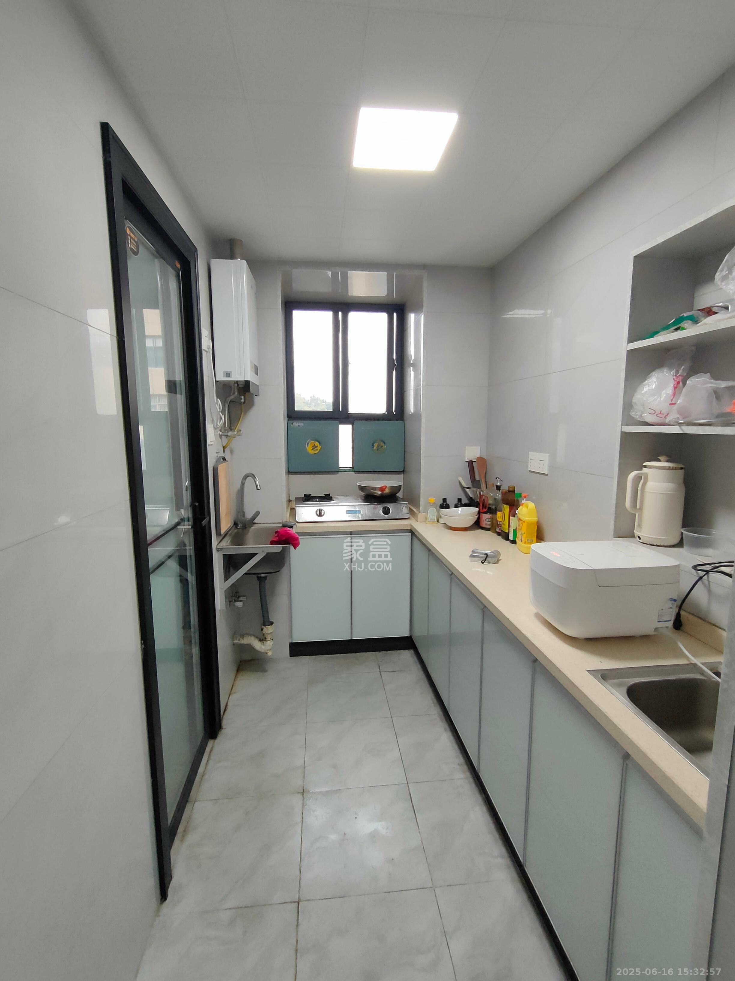 涂家冲社区(涂新小区、农商银行宿舍) 1室1厅1卫 1200.0元/月 涂家冲社区(涂新小区、农商银行宿舍) 1室1厅1卫 1200.0元/月室内图