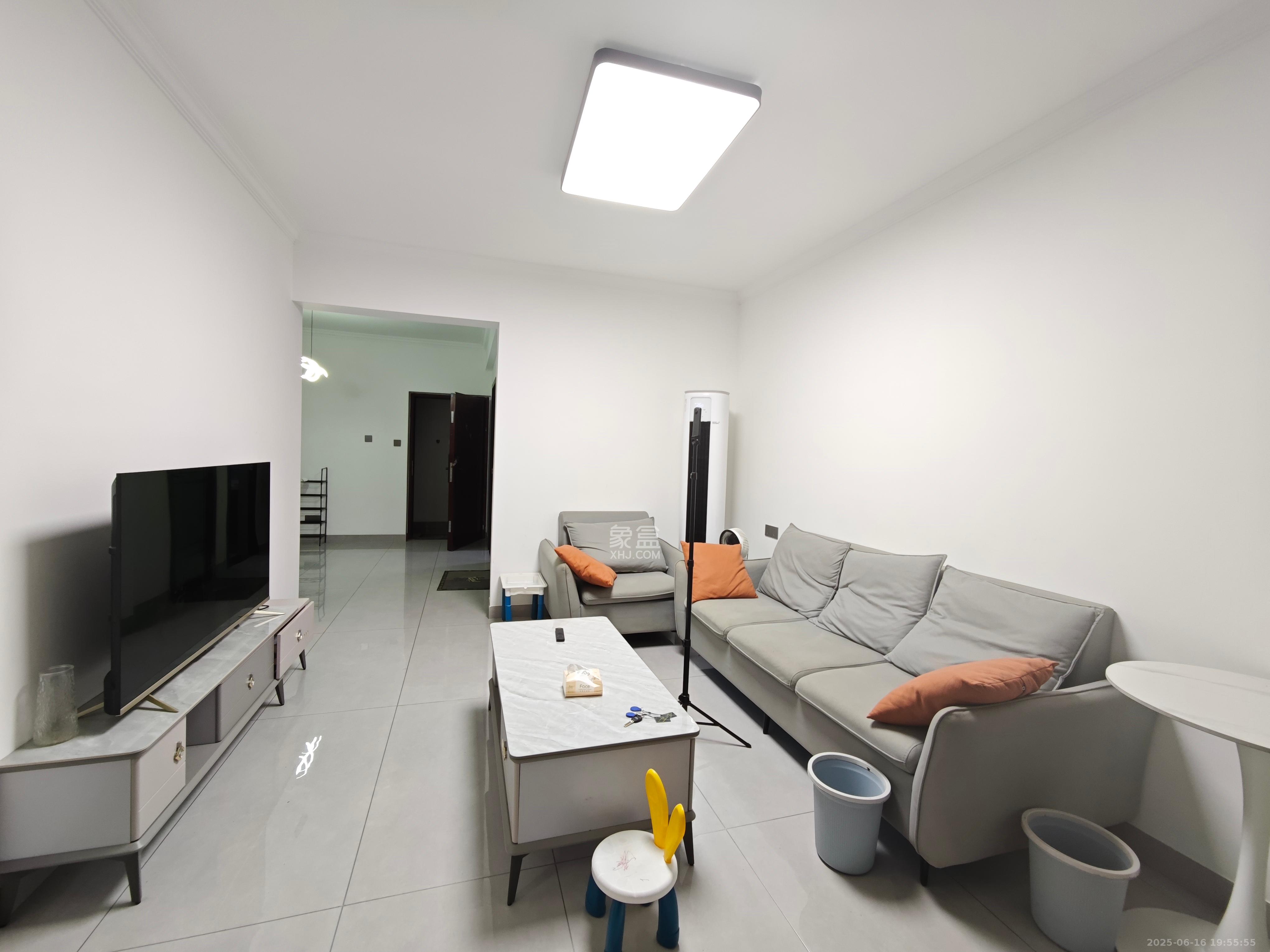 蔷薇国际 3室2厅1卫 2000.0元/月 蔷薇国际 3室2厅1卫 2000.0元/月室内图