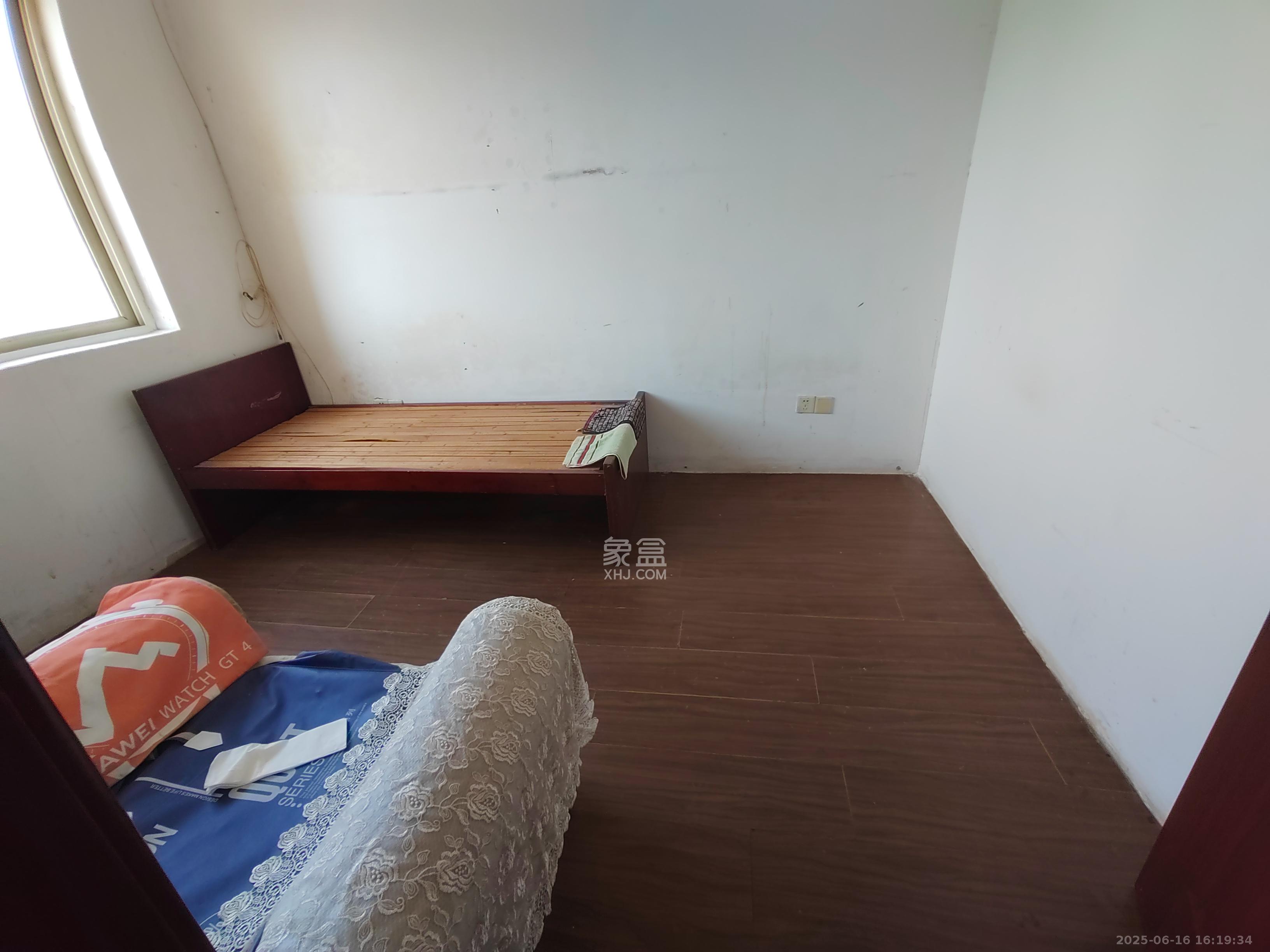 枫林美景 3室2厅2卫 1800.0元/月 枫林美景 3室2厅2卫 1800.0元/月室内图