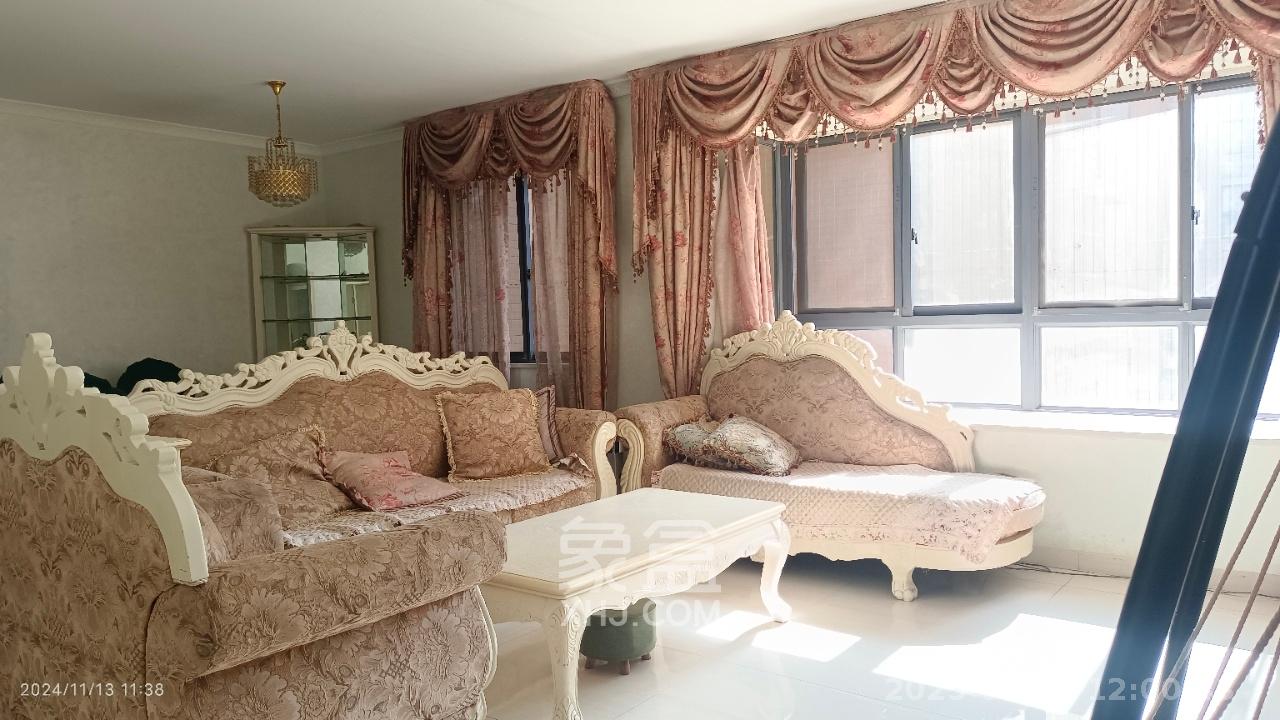 山水嘉园  4室2厅2卫    2200.0元/月室内图