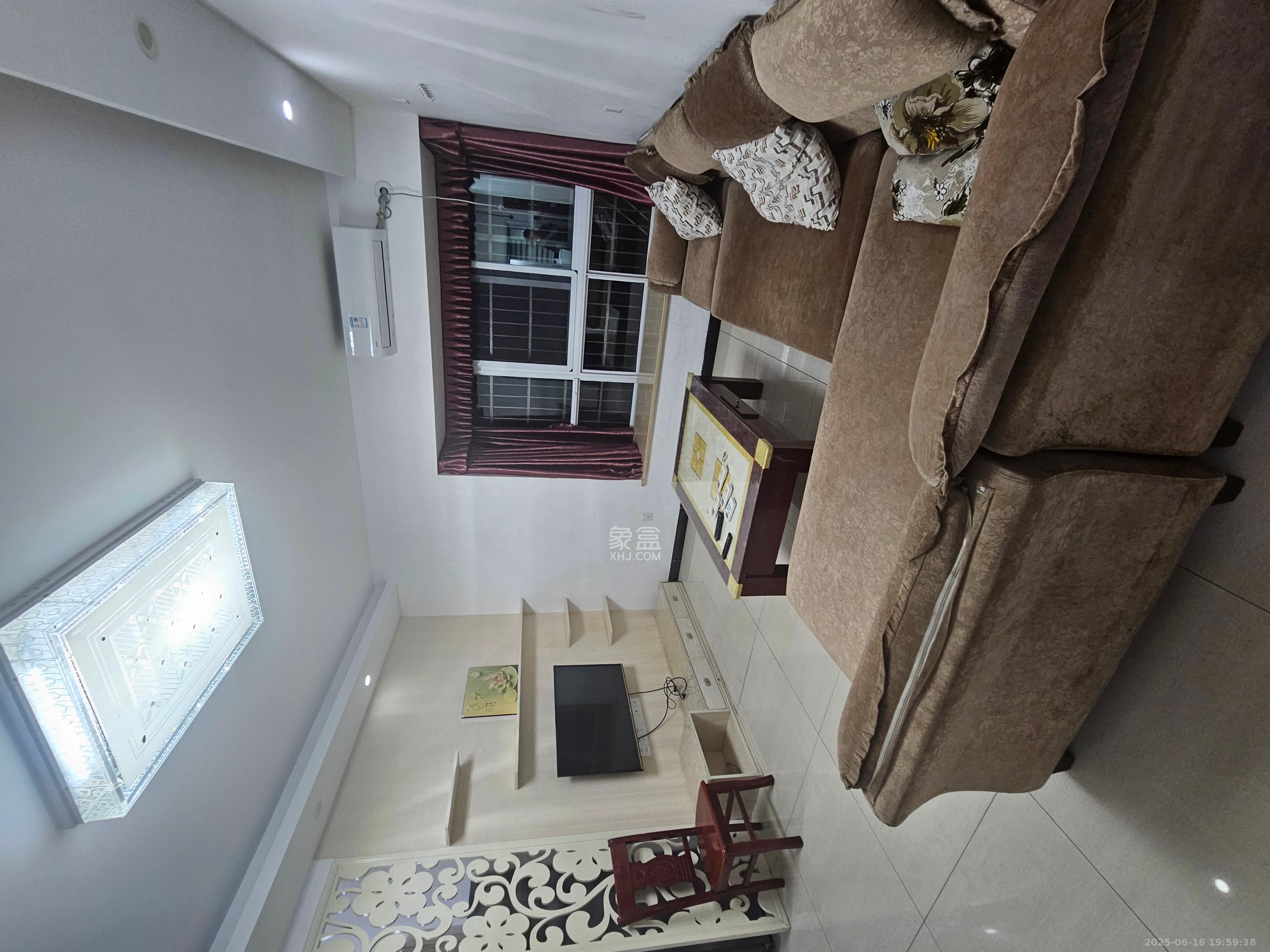 家兴苑  3室2厅1卫    2500.0元/月室内图