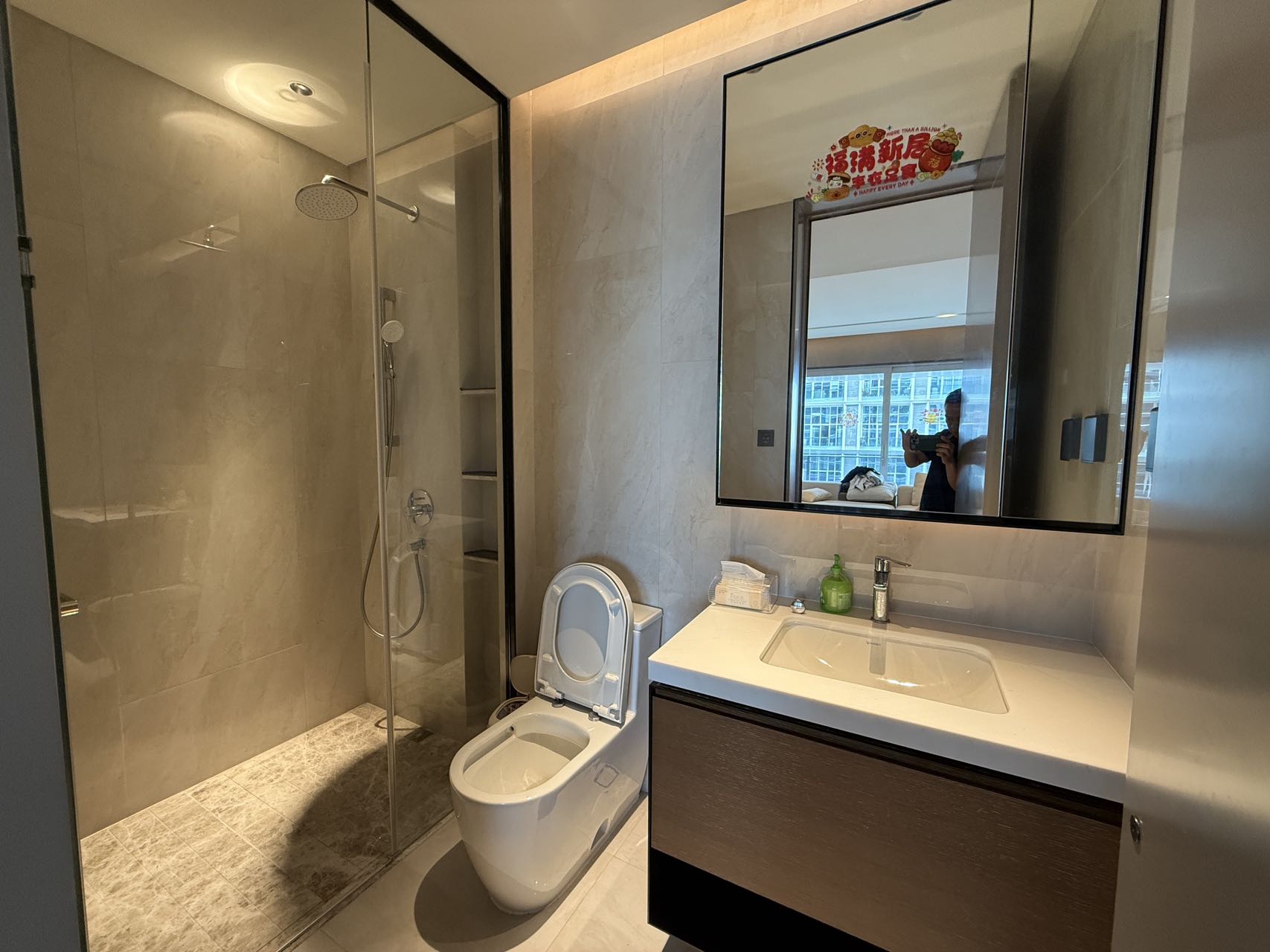 罗牛山玖悦台 3室2厅4卫 930.0万 罗牛山玖悦台 3室2厅4卫 930.0万客厅