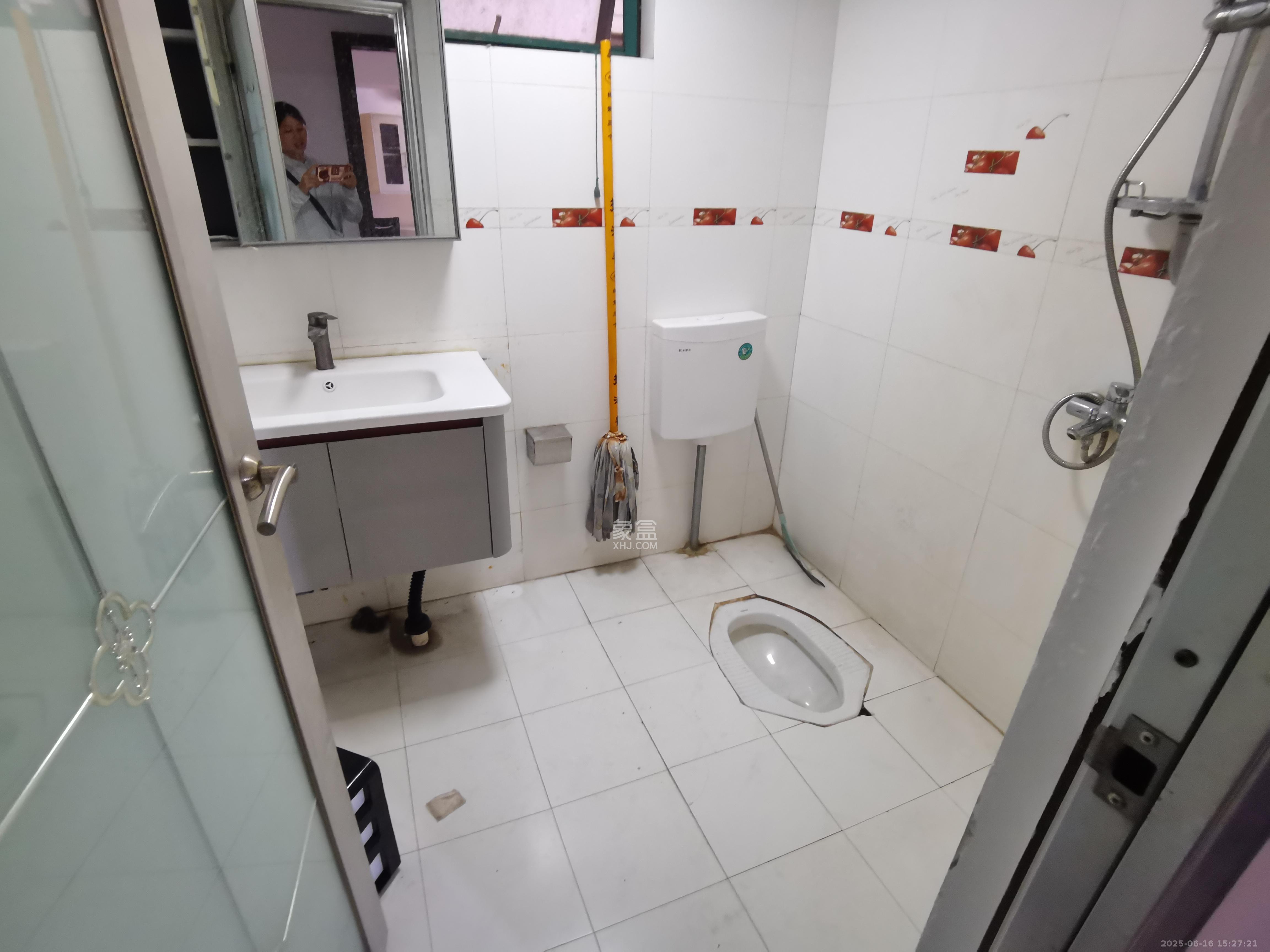 上东印象 3室2厅2卫 2400.0元/月 上东印象 3室2厅2卫 2400.0元/月室内图