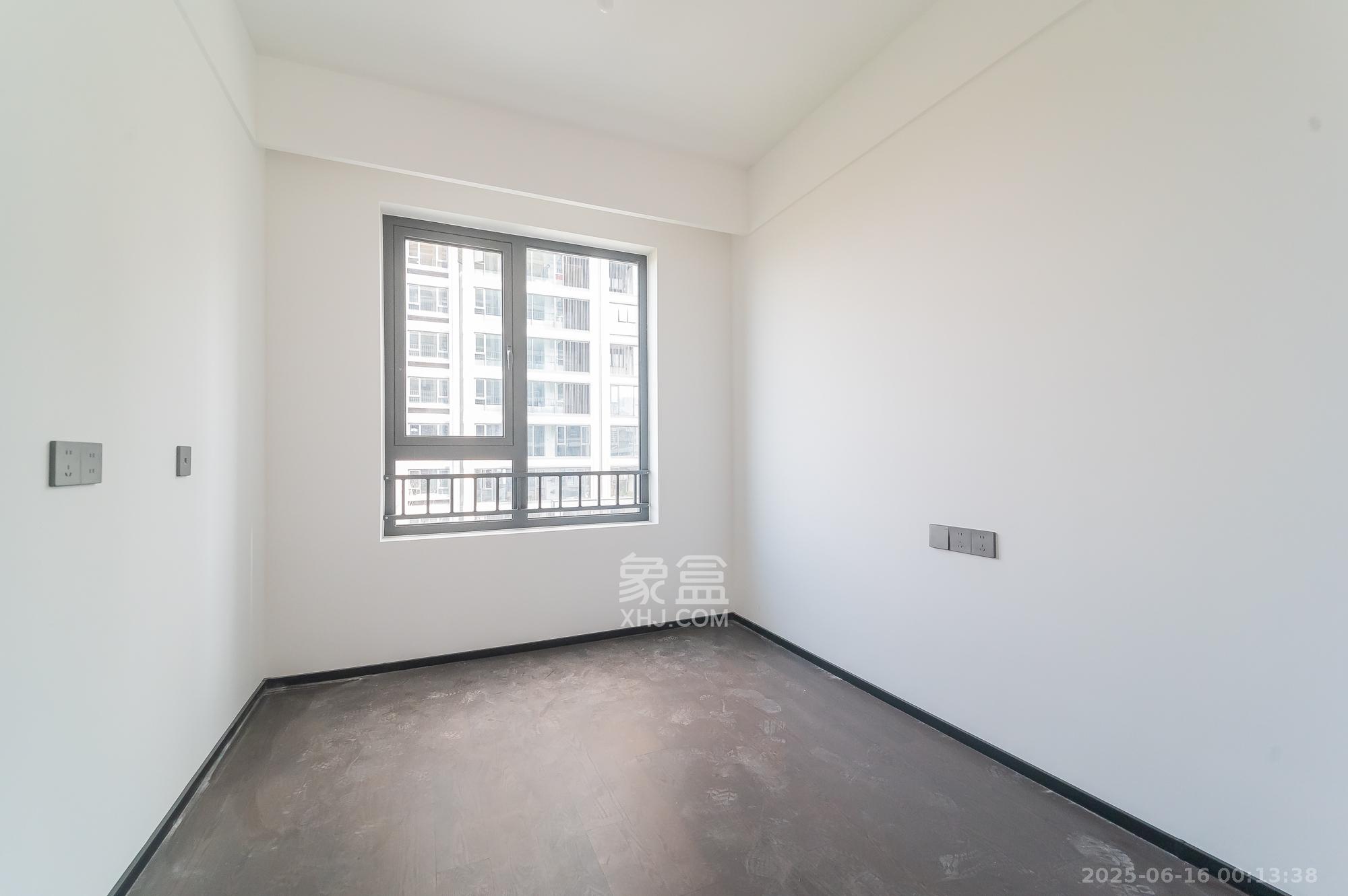 万科松湖天地 4室2厅3卫 245.0万 万科松湖天地 4室2厅3卫 245.0万其他