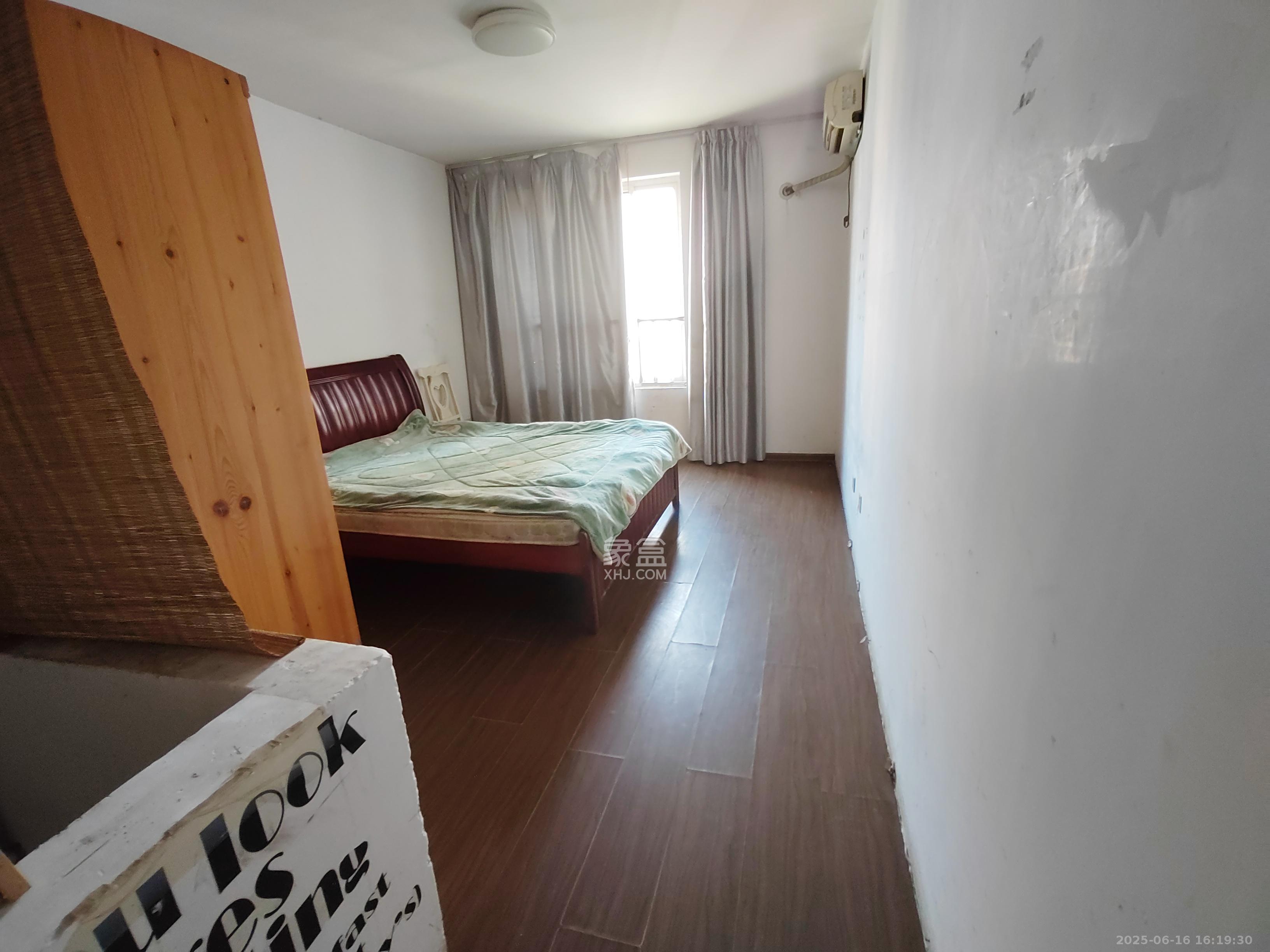 枫林美景 3室2厅2卫 1800.0元/月 枫林美景 3室2厅2卫 1800.0元/月室内图