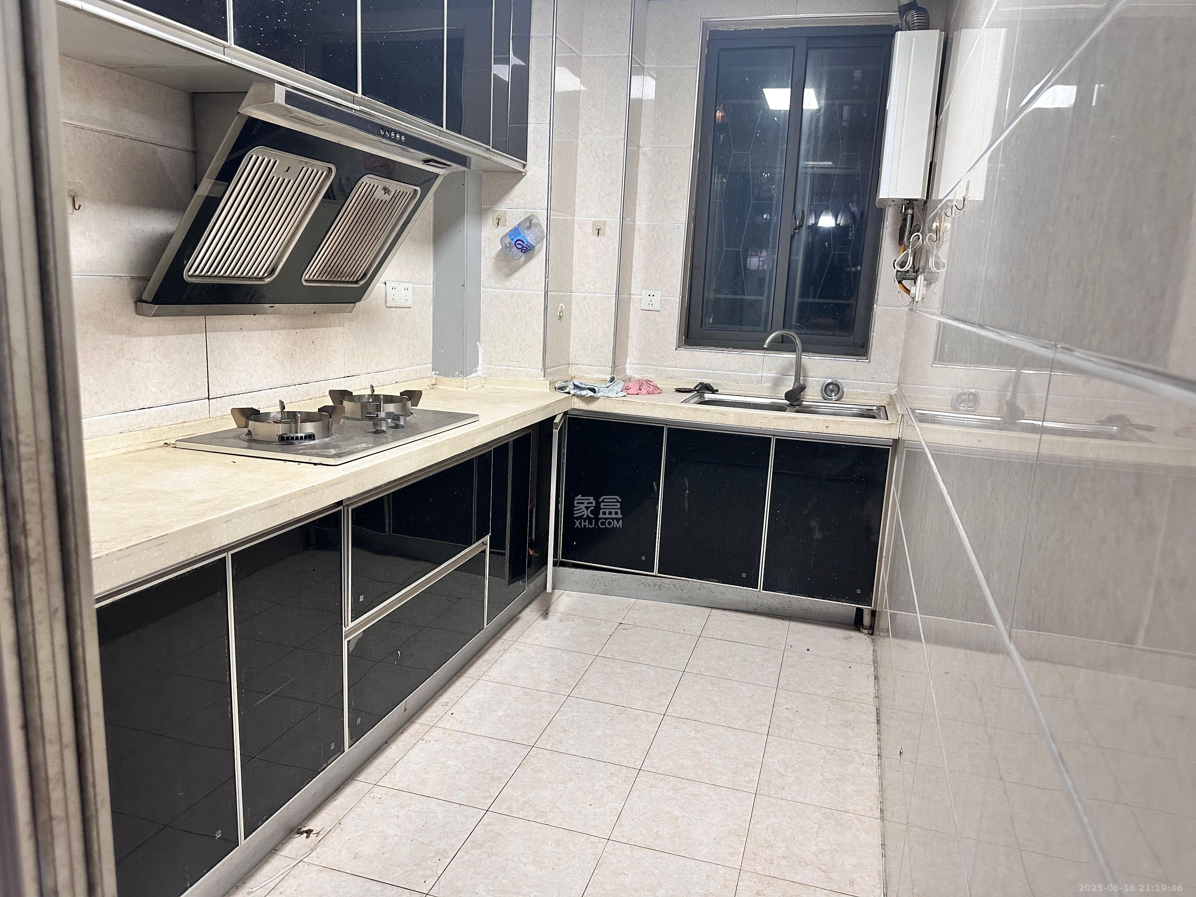 华润凤凰城二期 3室2厅1卫 2000.0元/月 华润凤凰城二期 3室2厅1卫 2000.0元/月室内图