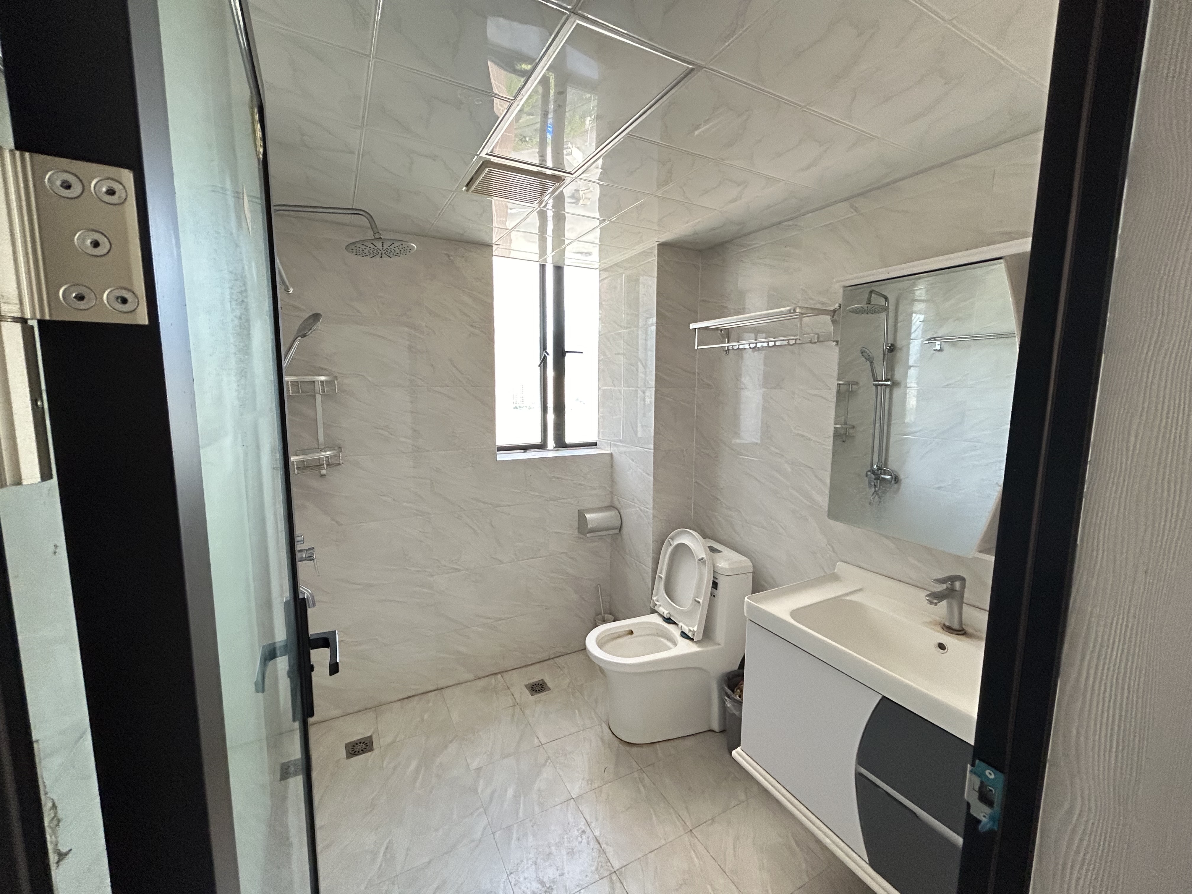 南门口安置小区一期 3室2厅2卫 2000.0元/月 南门口安置小区一期 3室2厅2卫 2000.0元/月室内图