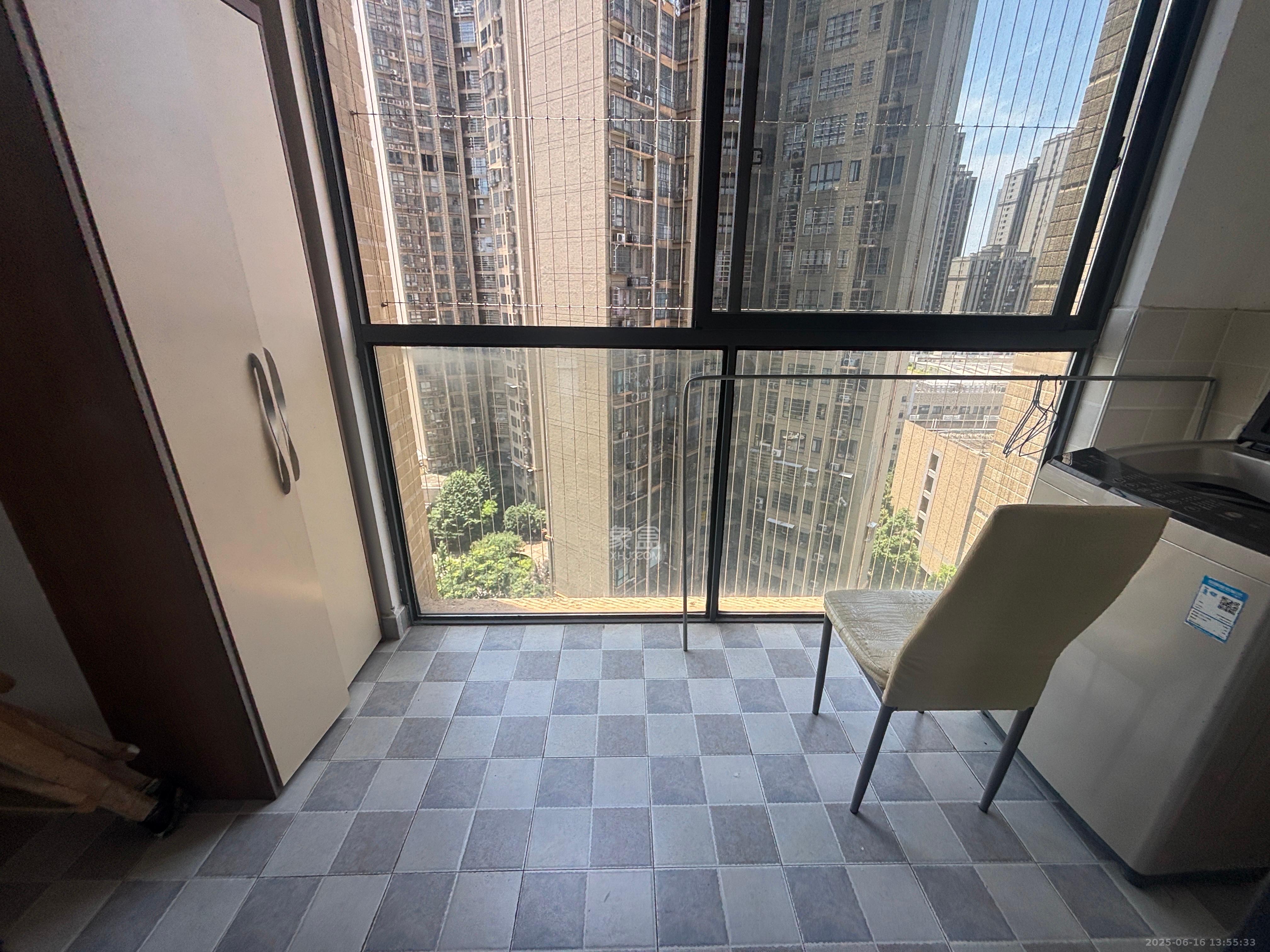 光明城市(星辰青年城) 4室2厅1卫 2500.0元/月 光明城市(星辰青年城) 4室2厅1卫 2500.0元/月室内图