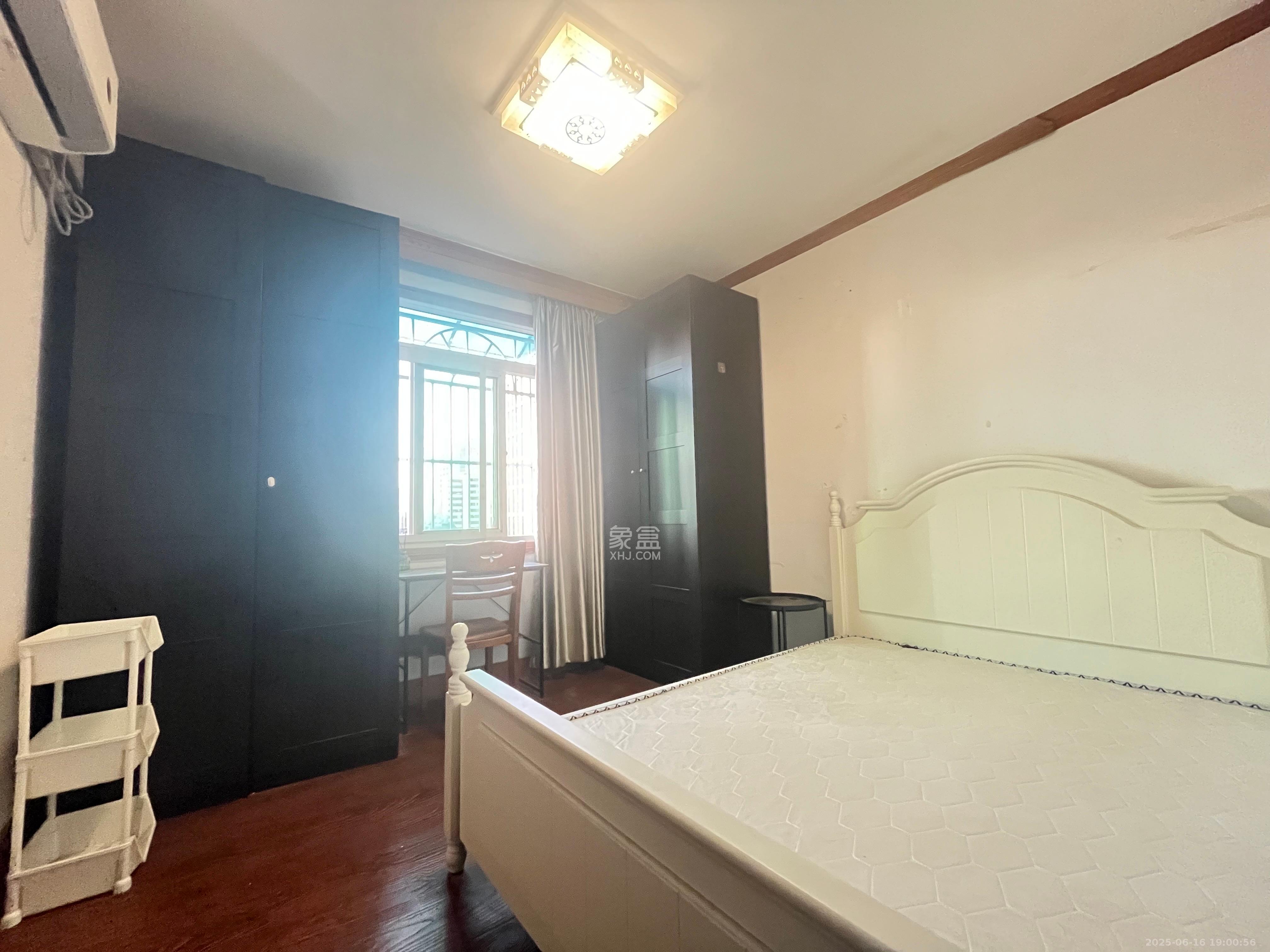 省政府机关梓园住宅区 3室2厅1卫 2700.0元/月 省政府机关梓园住宅区 3室2厅1卫 2700.0元/月室内图