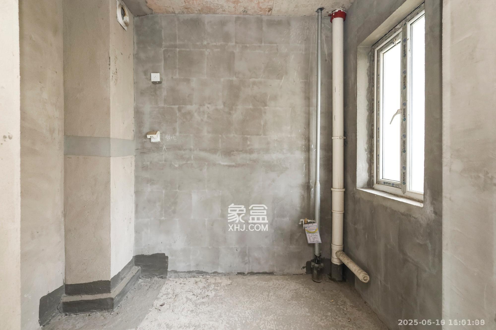 湘诚德峰小区A区  3室2厅2卫    1500.0元/月室内图