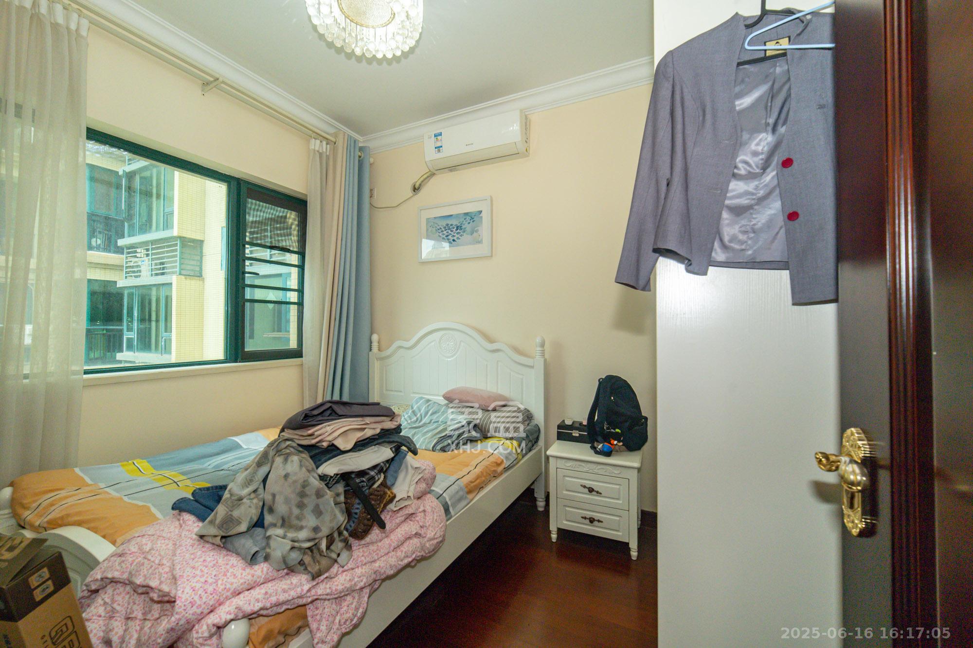 恒大翡翠华庭 2室2厅1卫 59.8万 恒大翡翠华庭 2室2厅1卫 59.8万卧室