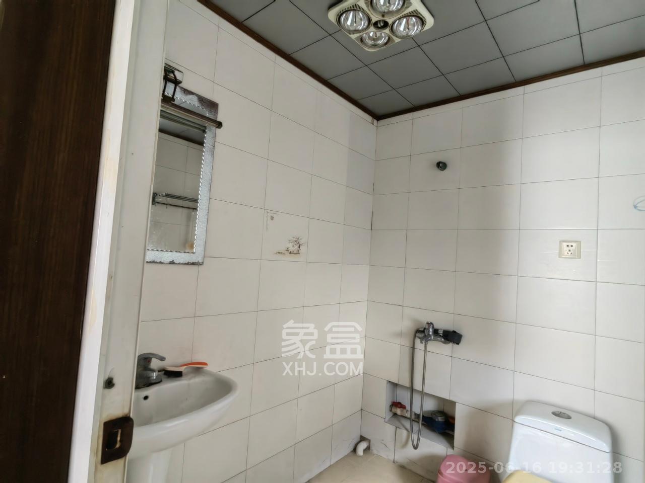 东方新城  5室2厅2卫    1000.0元/月室内图