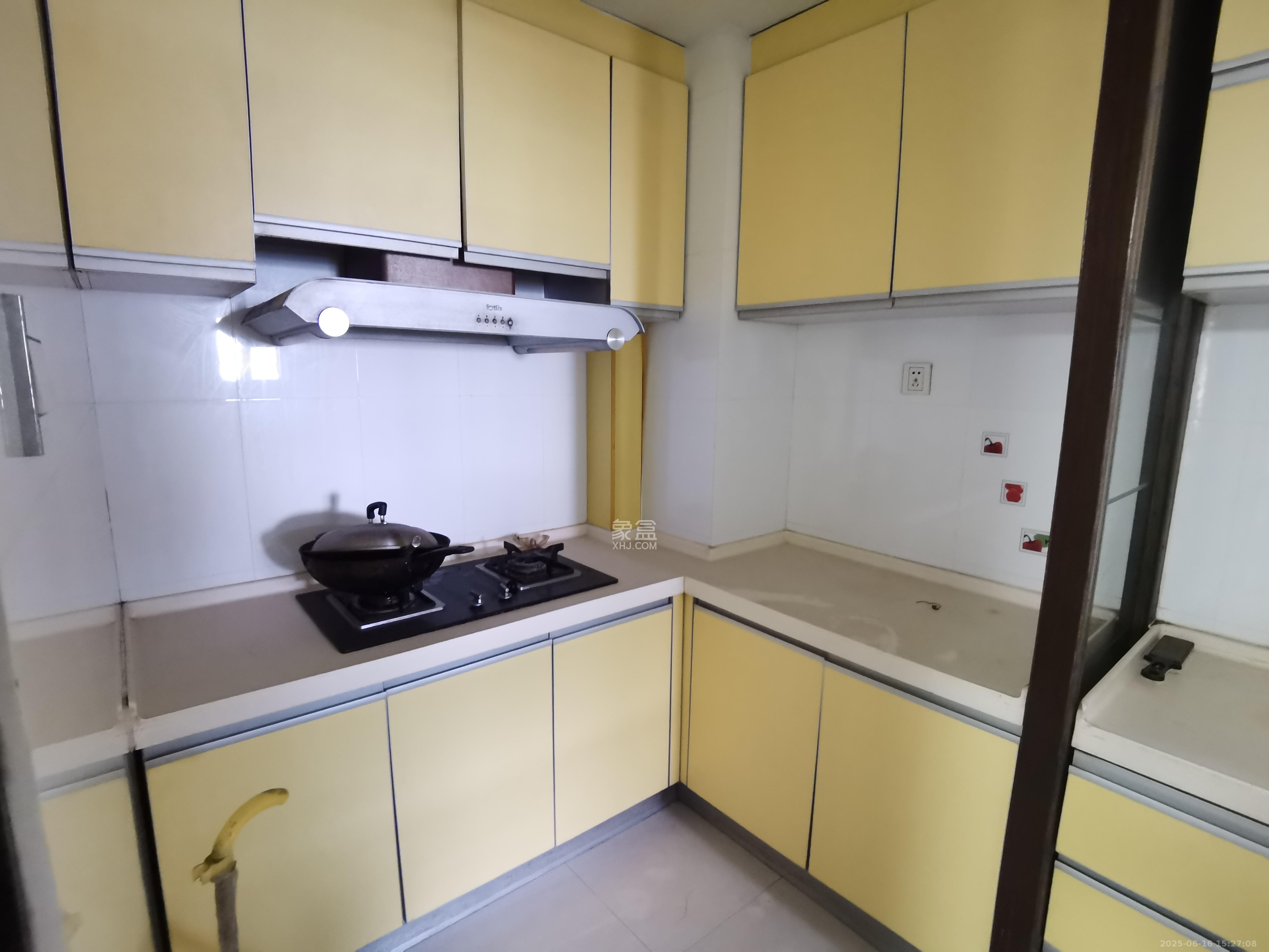 上东印象 3室2厅2卫 2400.0元/月 上东印象 3室2厅2卫 2400.0元/月室内图