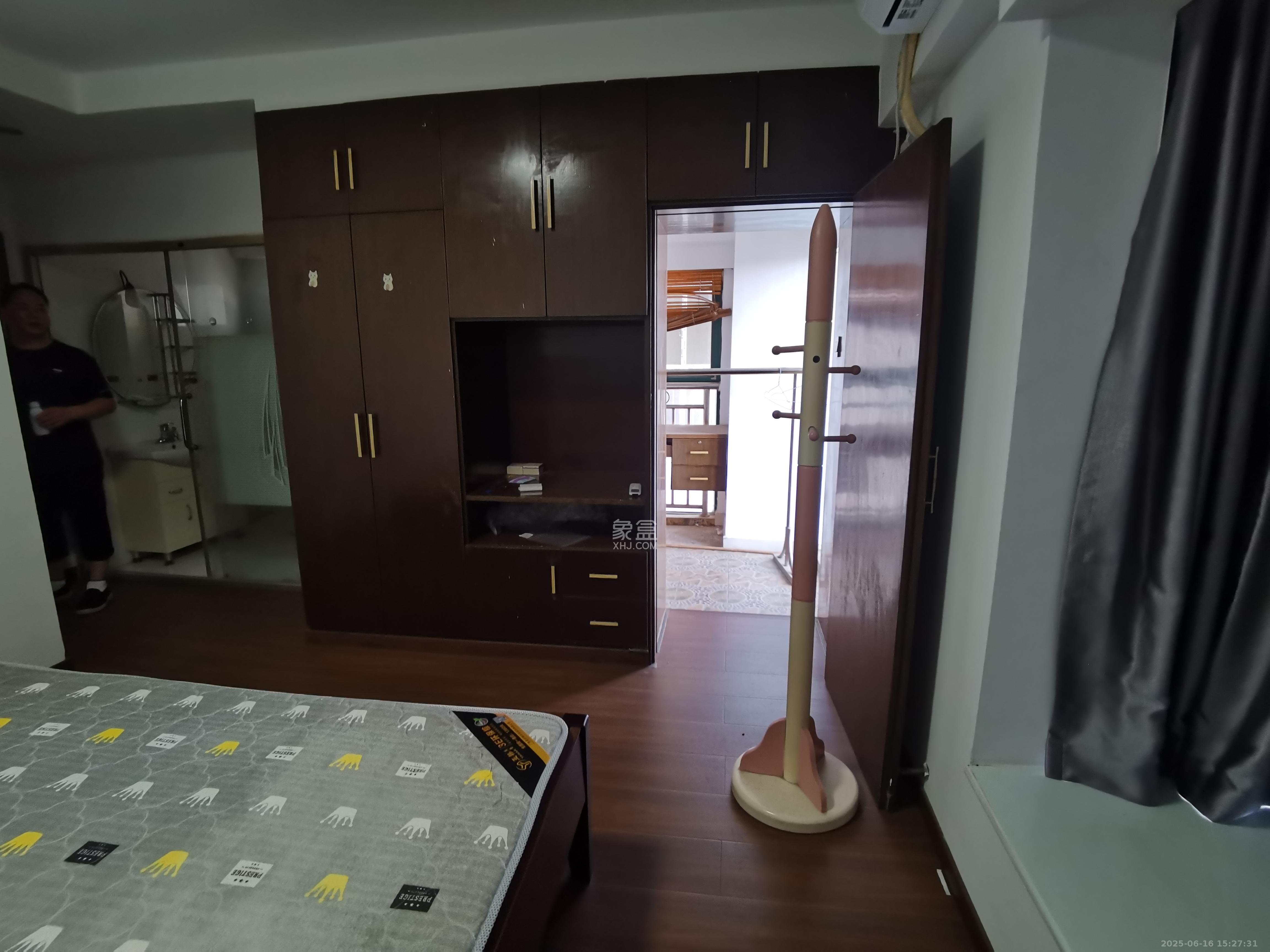 上东印象 3室2厅2卫 2400.0元/月 上东印象 3室2厅2卫 2400.0元/月室内图