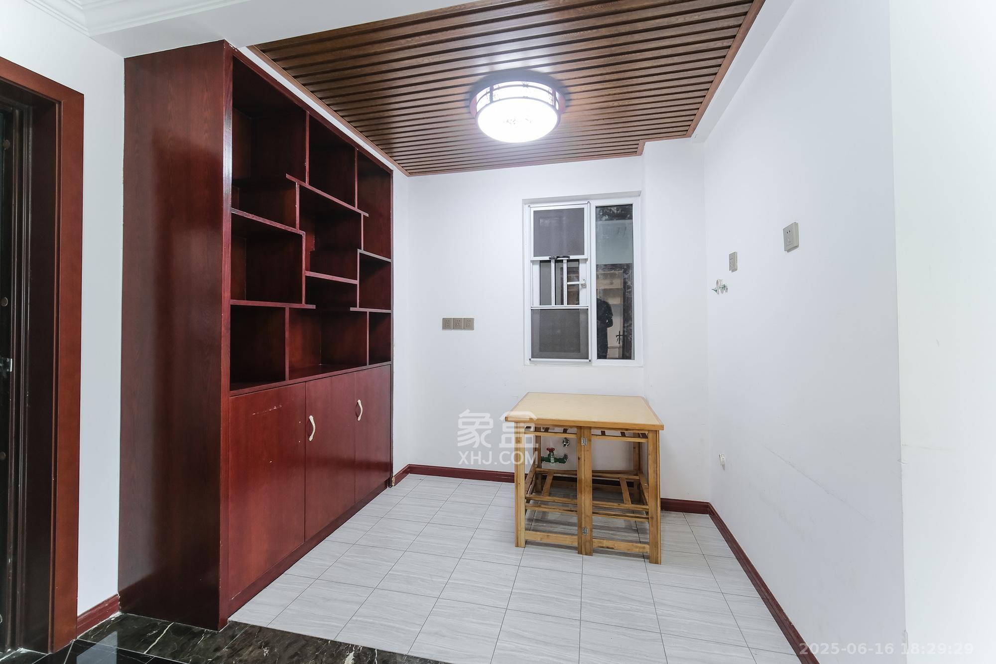 荣盛花语城  2室2厅1卫    48.8万 荣盛花语城  2室2厅1卫    48.8万其他