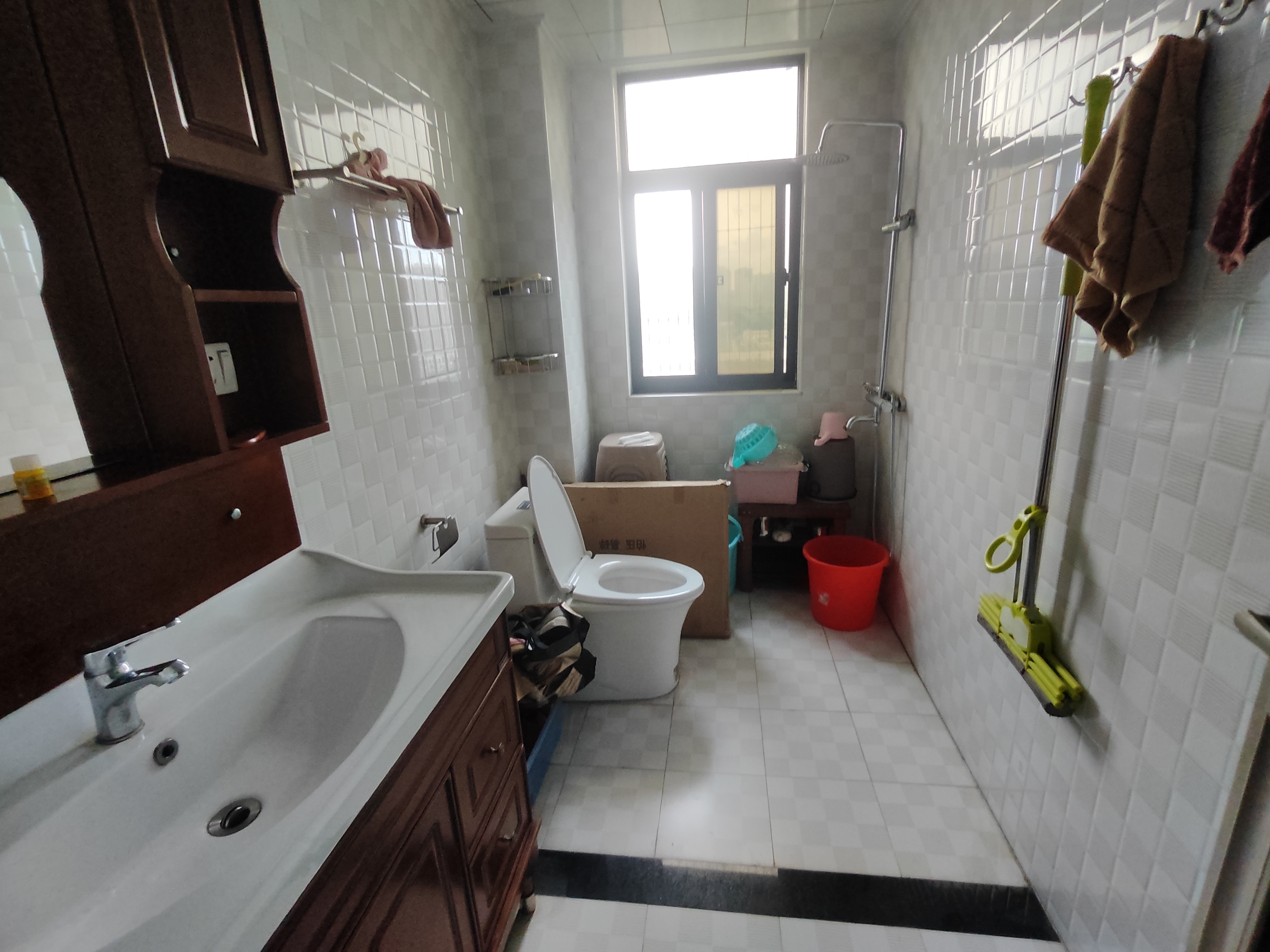 武广国际学苑 4室2厅2卫 88.0万 武广国际学苑 4室2厅2卫 88.0万室内图